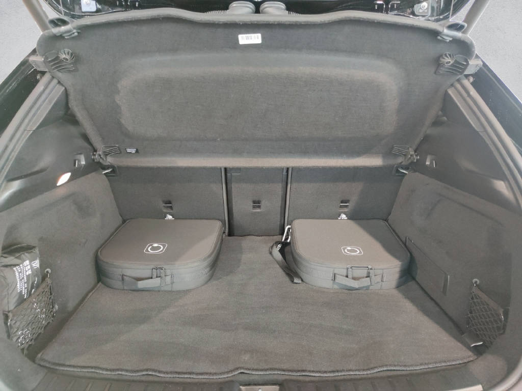 MERCEDES-BENZ EQA 350 AMG Line 4Matic Swiss Star - 8