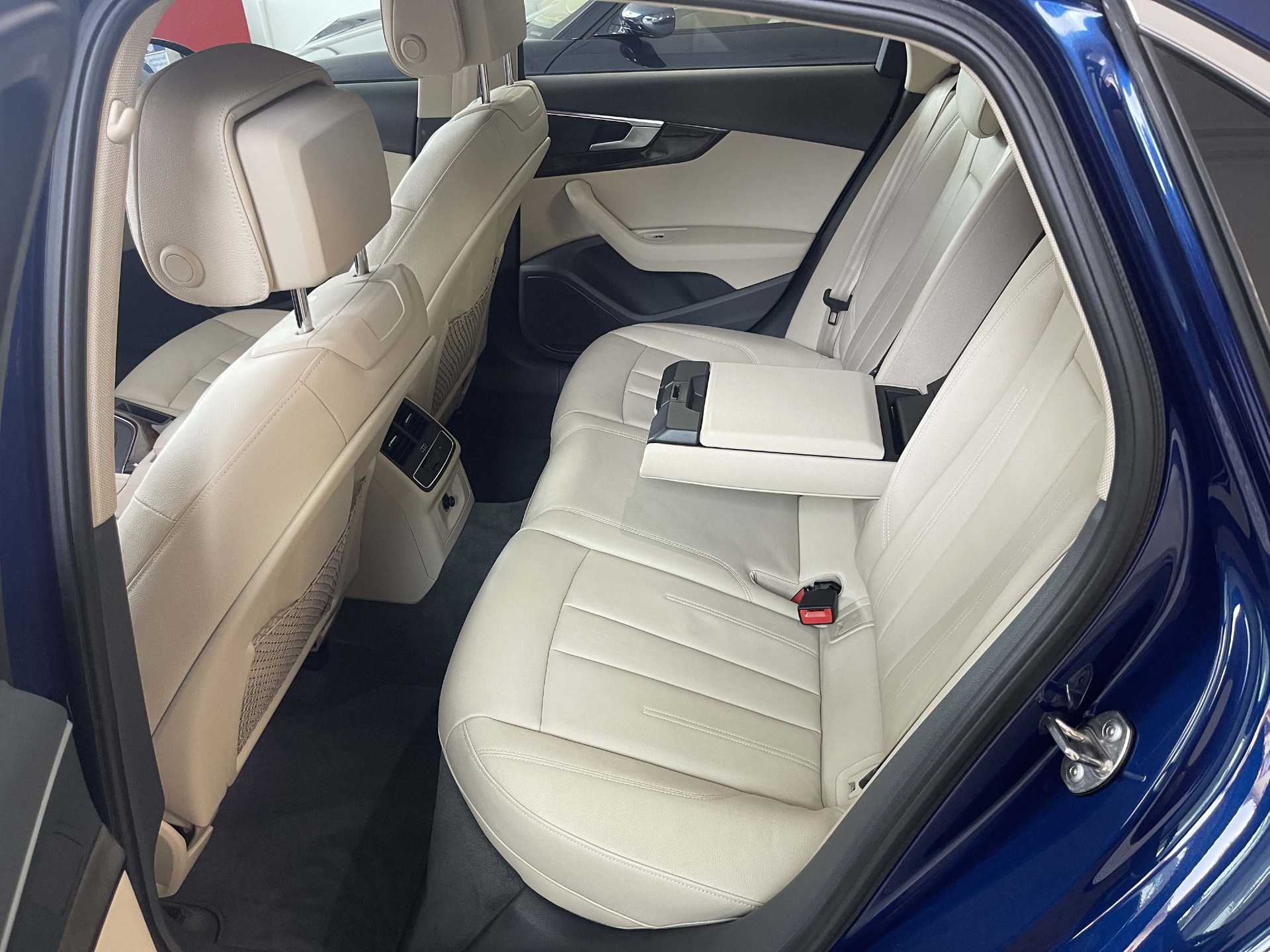 AUDI A4 2.0 TFSI 252 Design quattro S-Tronic - 10