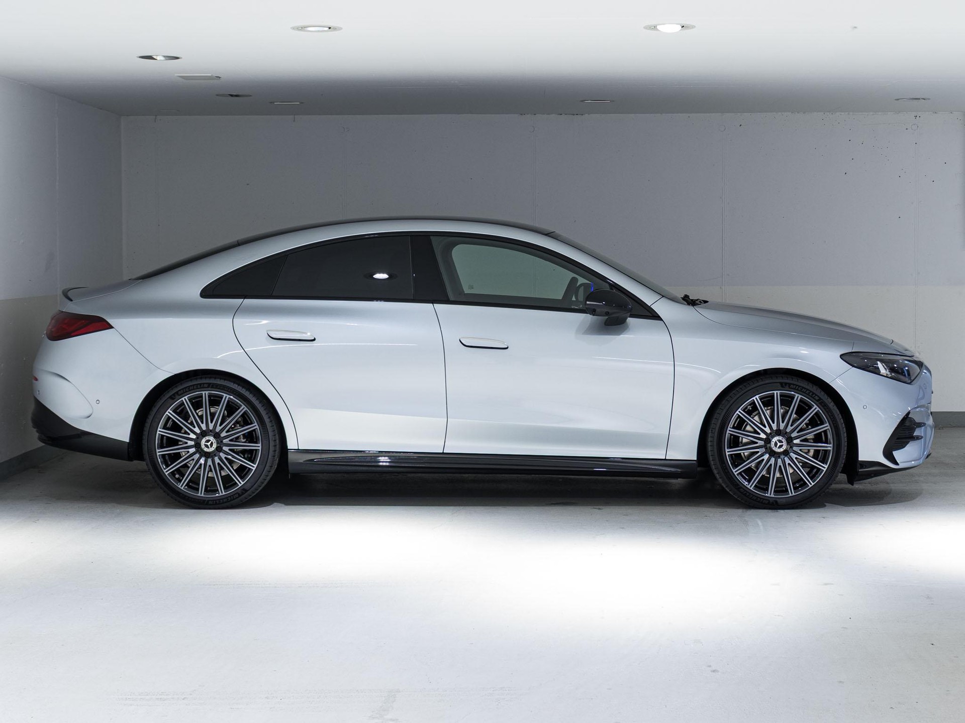 MERCEDES-BENZ CLA 220 4MATIC - 2