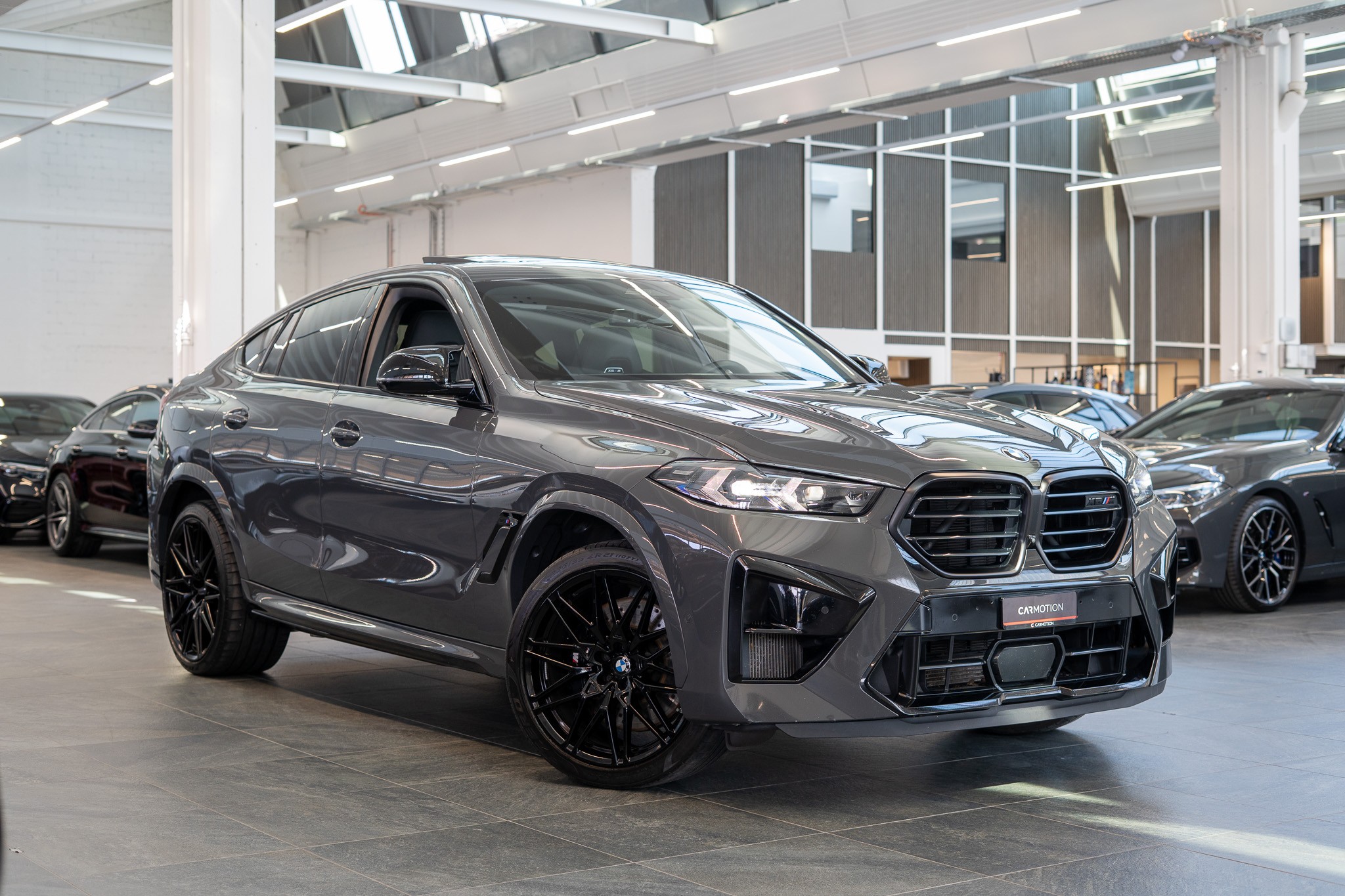 X6 M Competition / Panorama-Schiebedach / Head-Up Display / 360° Kamera / Bowers & Wilkins Sound