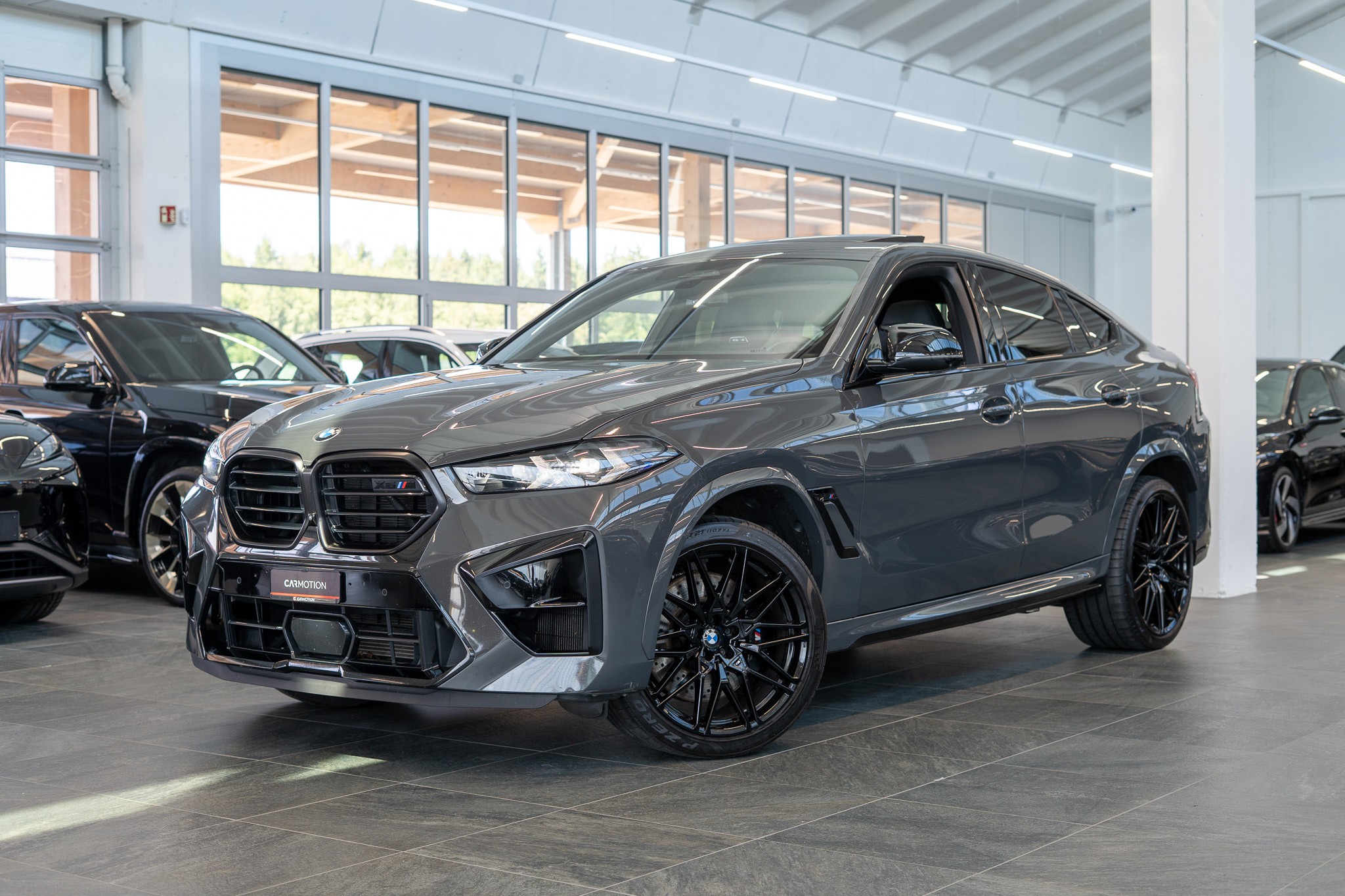 X6 M Competition / Panorama-Schiebedach / Head-Up Display / 360° Kamera / Bowers & Wilkins Sound