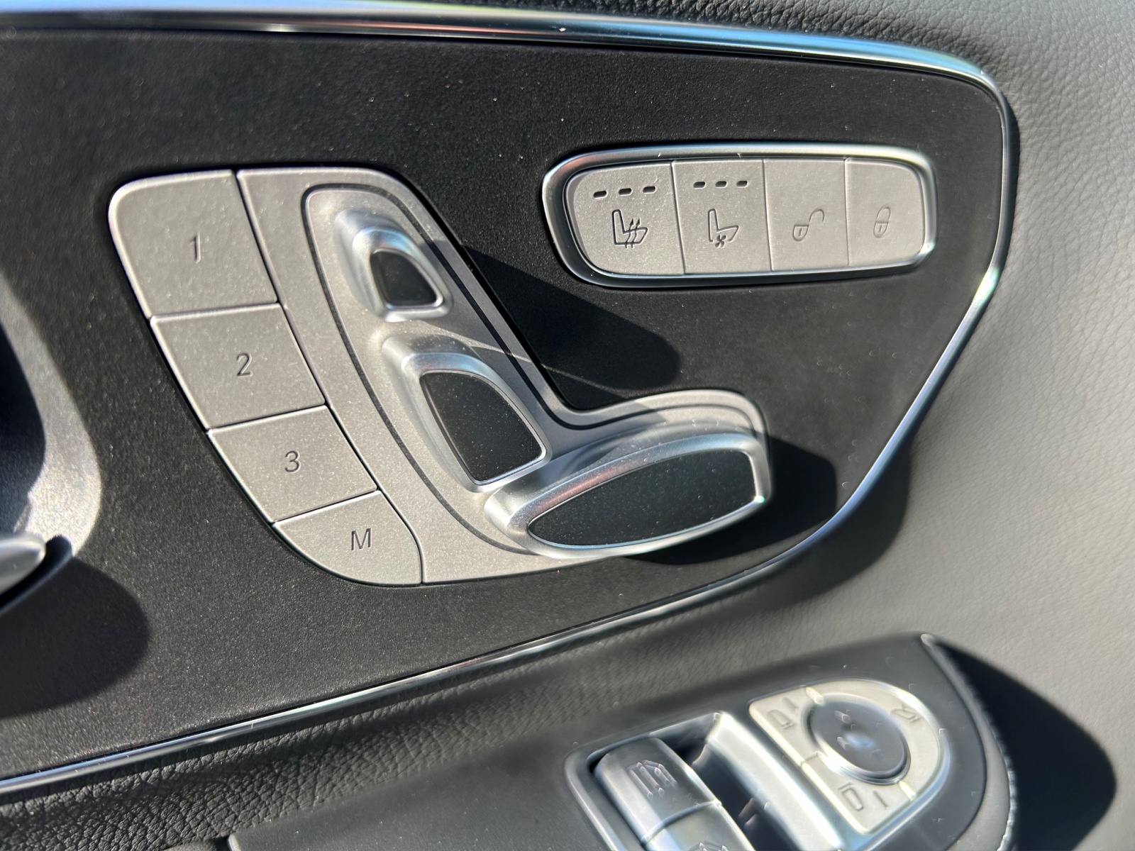 MERCEDES-BENZ V 300 d lang 4Matic Swiss Edition 9G-Tronic - 7