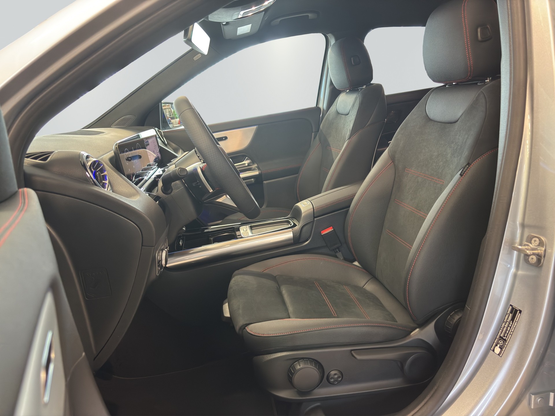 MERCEDES-BENZ GLA 220d 4Matic 8G-DCTSwiss Star - 9