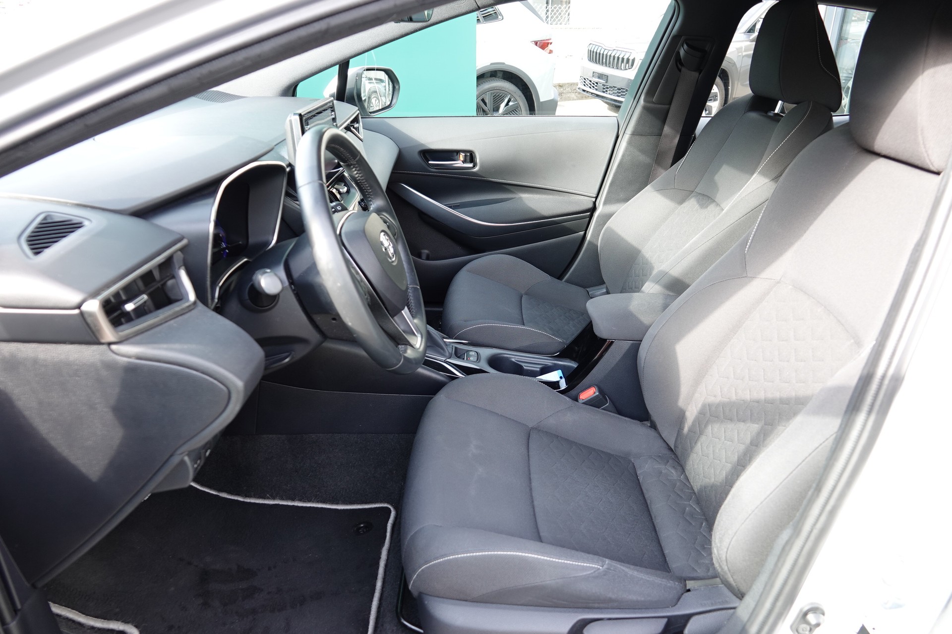 TOYOTA Corolla 1.8 HSD Comfort - 14