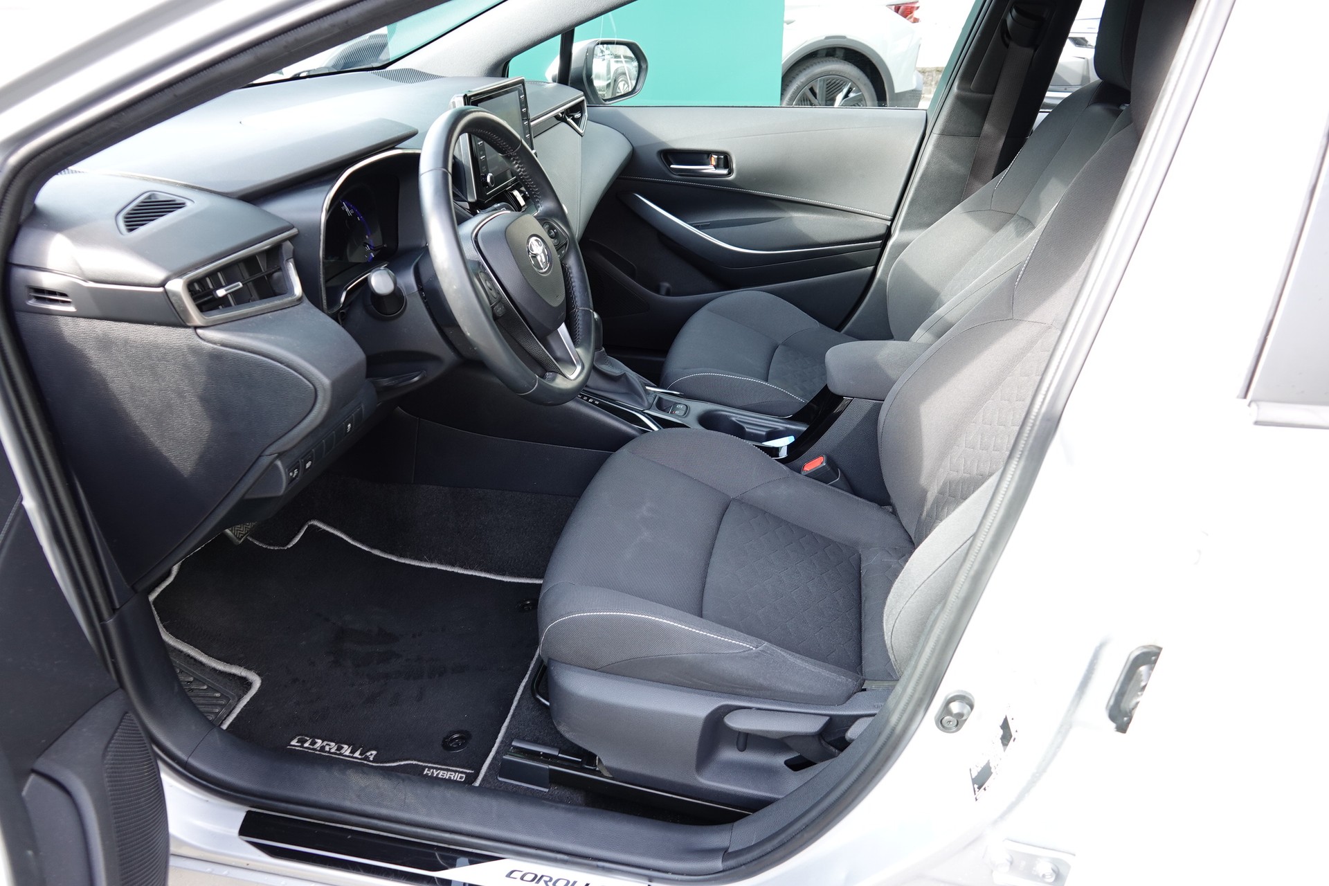 TOYOTA Corolla 1.8 HSD Comfort - 13