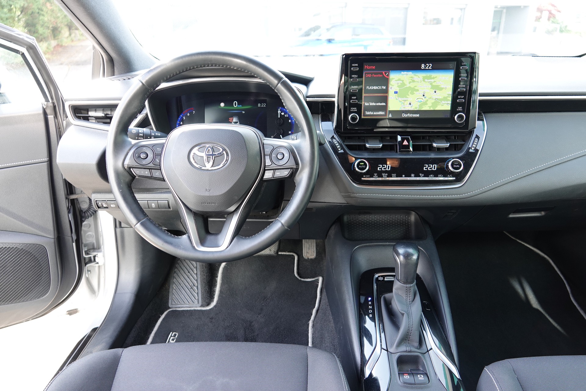 TOYOTA Corolla 1.8 HSD Comfort - 10