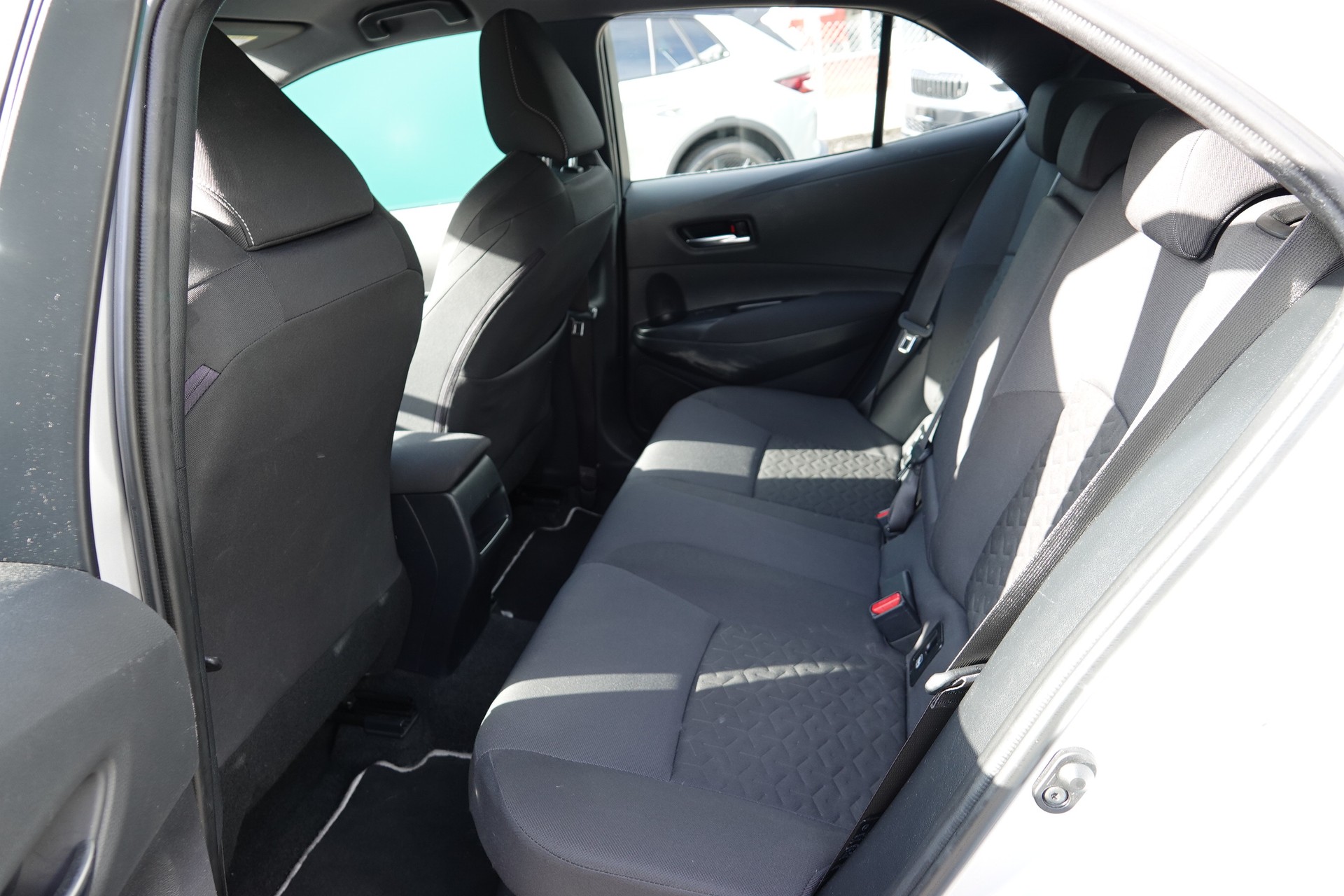 TOYOTA Corolla 1.8 HSD Comfort - 15