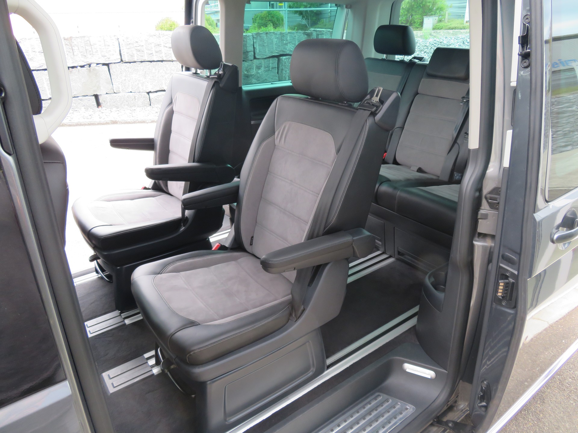 VW T6.1 Multivan 2.0 Bi-TDI Highline 4Motion DSG - 14