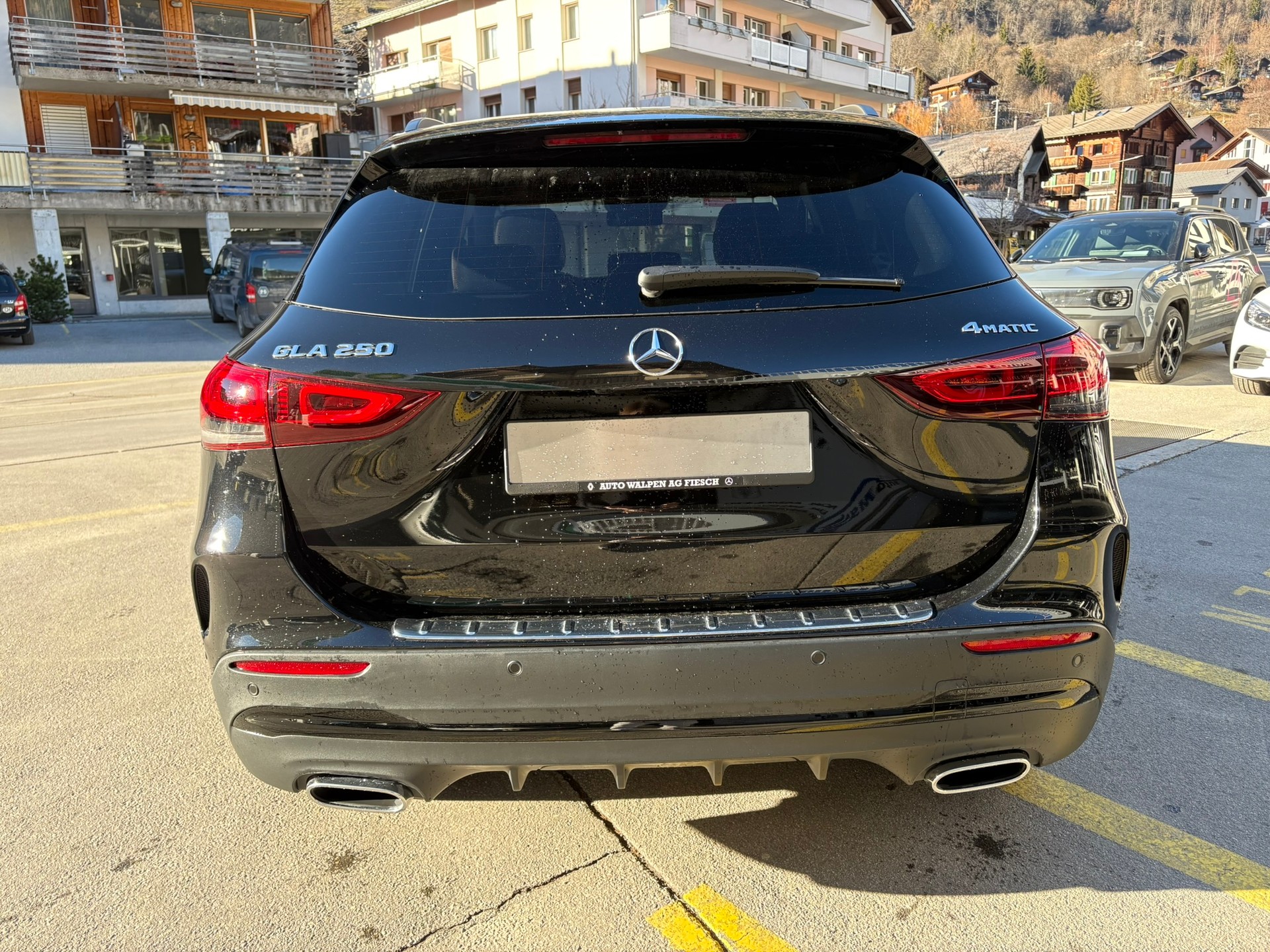MERCEDES-BENZ GLA 250 AMG Line 4Matic - 4