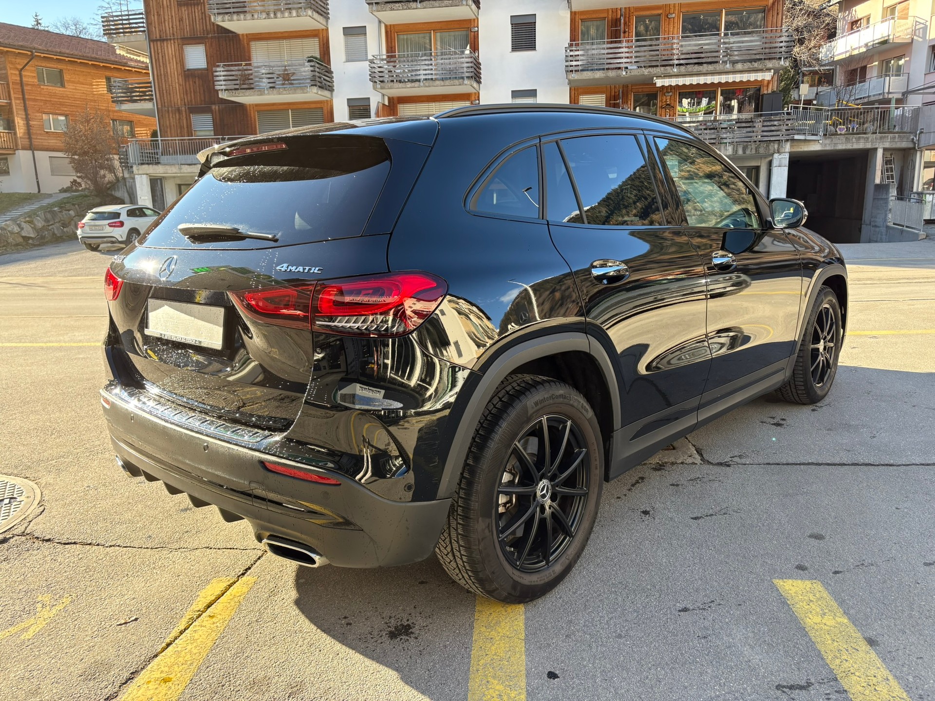 MERCEDES-BENZ GLA 250 AMG Line 4Matic - 3