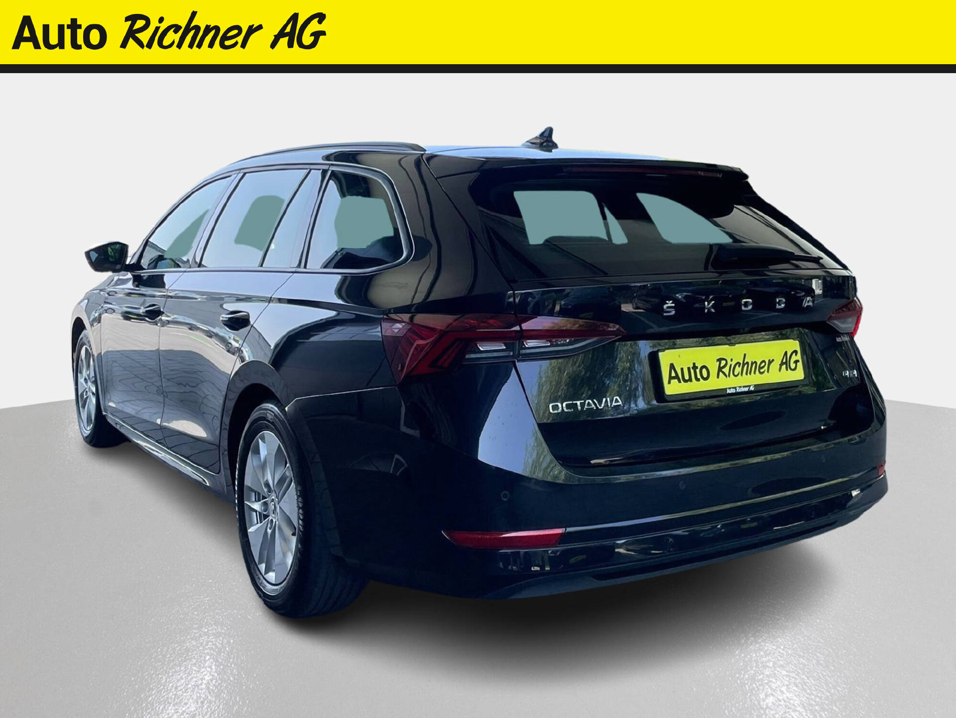 SKODA Octavia Combi 2.0 TDI Ambition 4×4 DSG-4