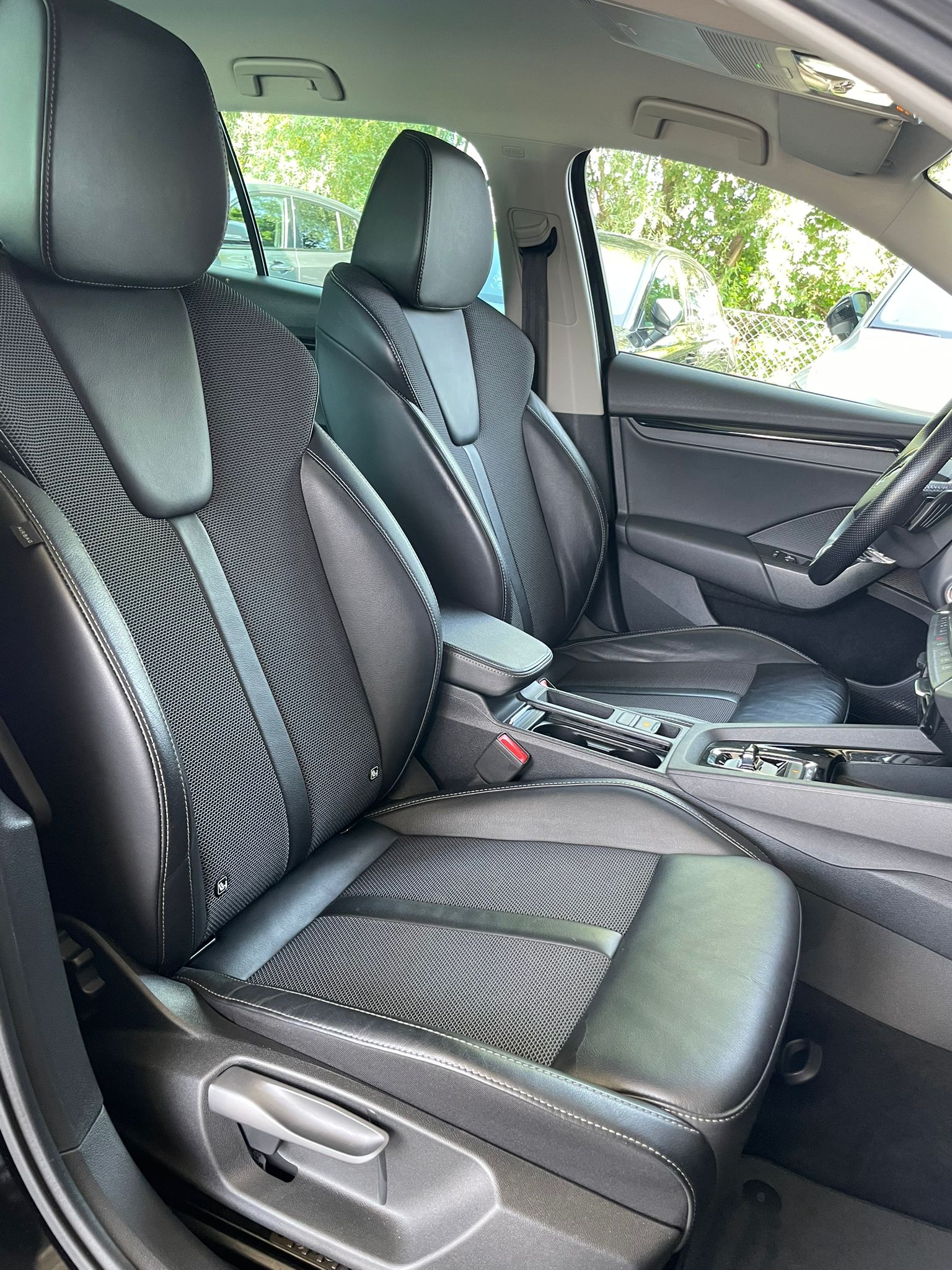 SKODA Octavia Combi 2.0 TDI Ambition 4×4 DSG-5
