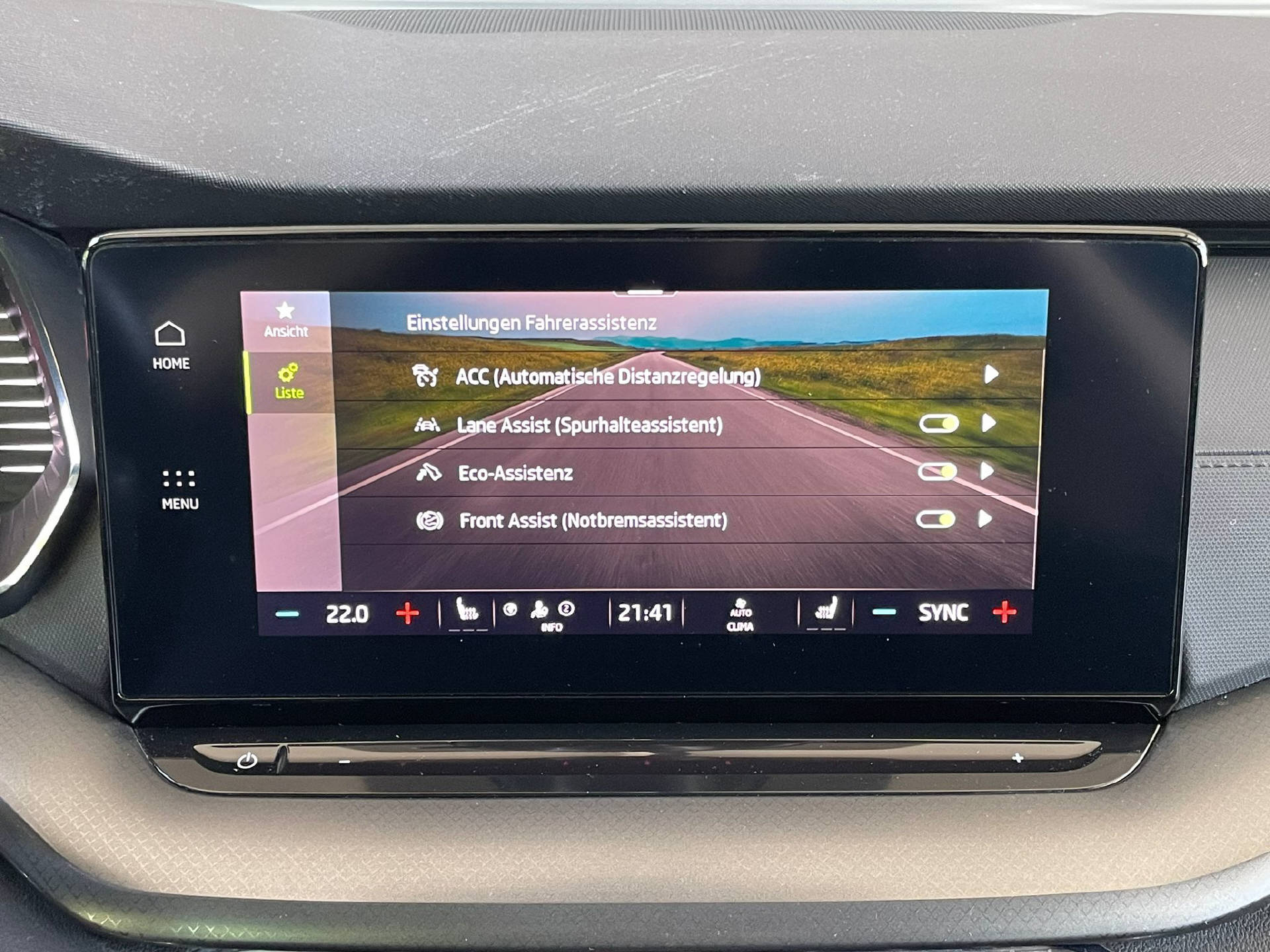 SKODA Octavia Combi 2.0 TDI Ambition 4×4 DSG-10