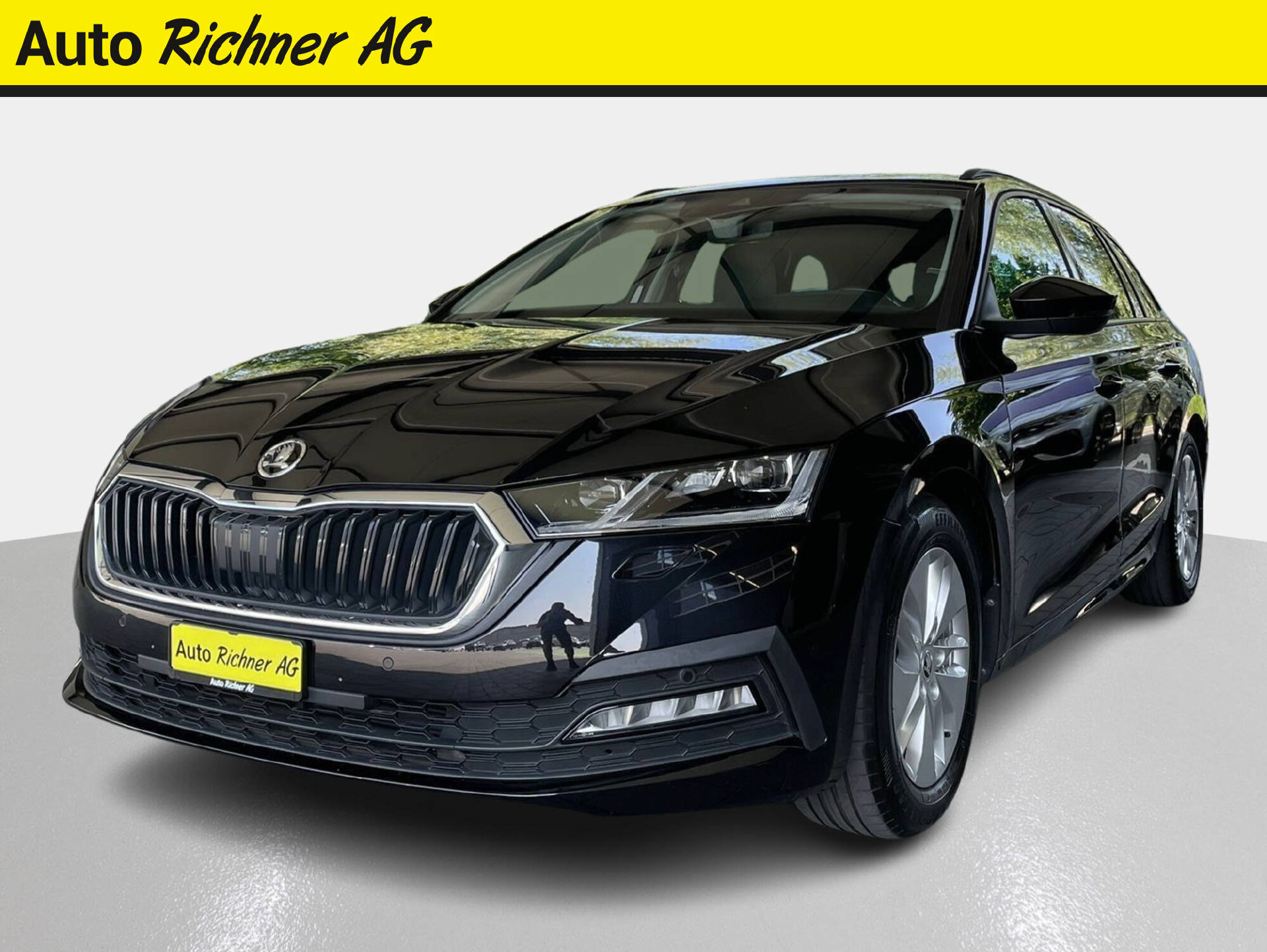 SKODA Octavia Combi 2.0 TDI Ambition 4×4 DSG-1