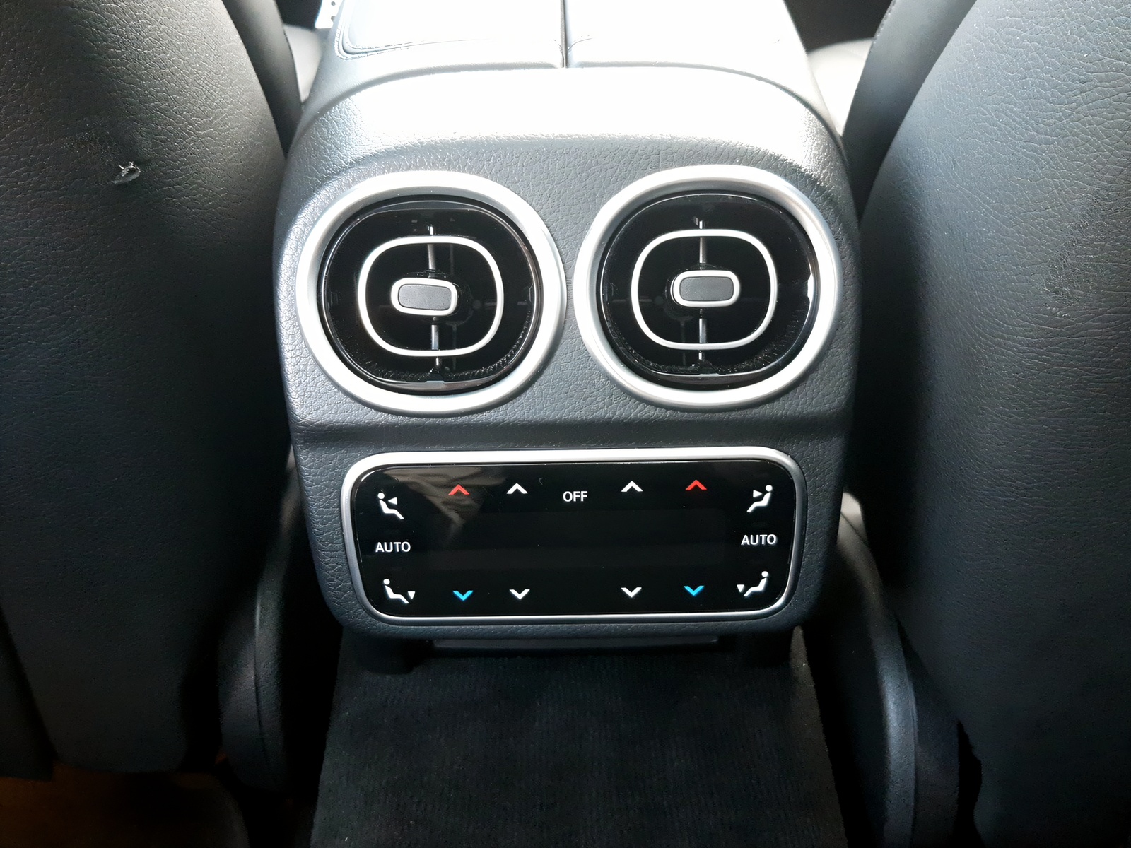 MERCEDES-BENZ C 400 e 4Matic - 10