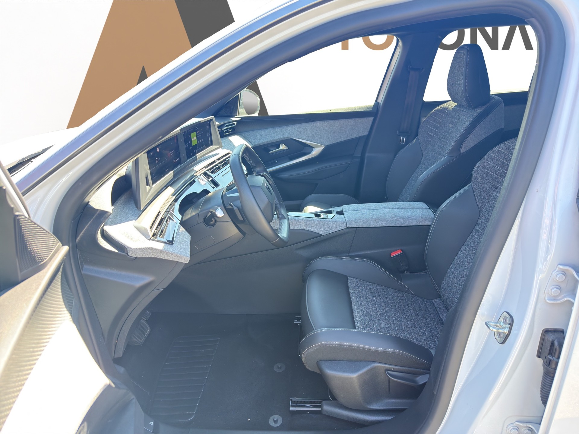 PEUGEOT 5008 145 Hybrid e-DCS6 Allure - 9