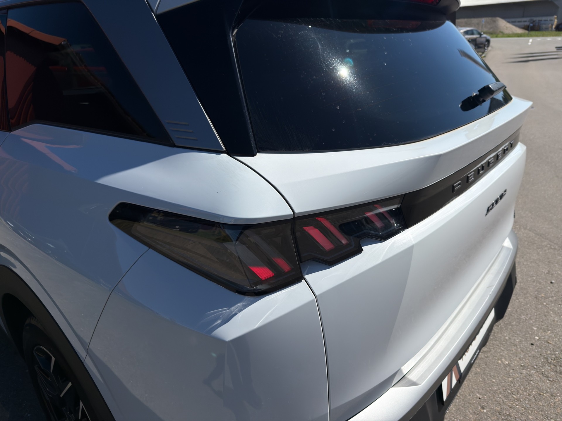 PEUGEOT 5008 145 Hybrid e-DCS6 Allure - 31