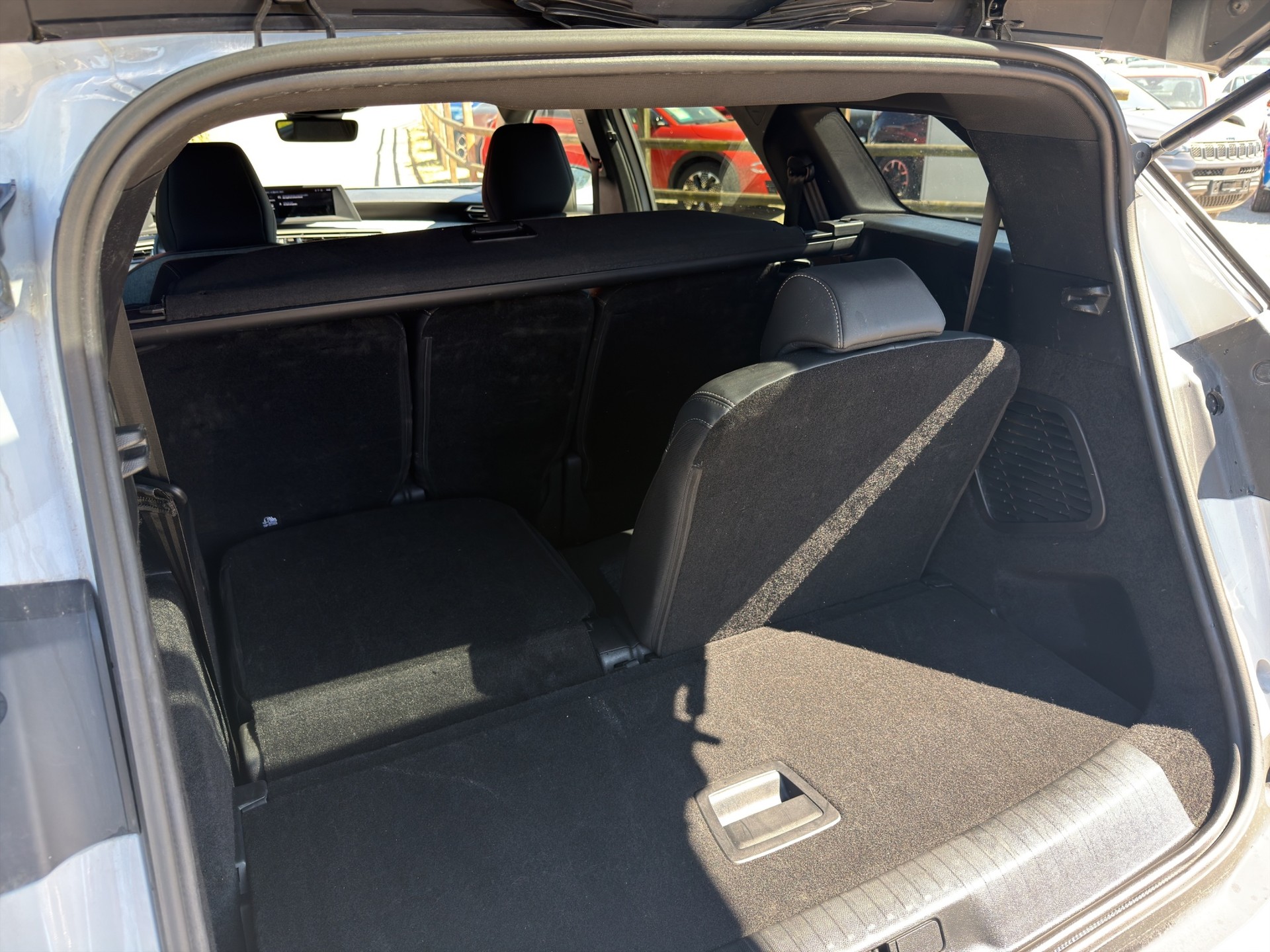 PEUGEOT 5008 145 Hybrid e-DCS6 Allure - 28