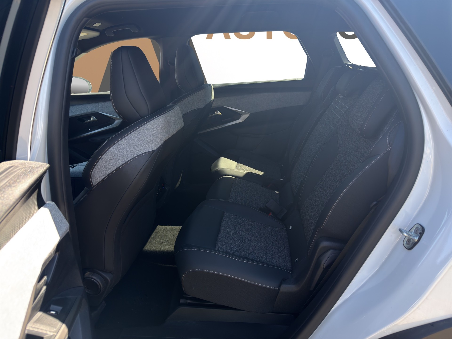 PEUGEOT 5008 145 Hybrid e-DCS6 Allure - 17