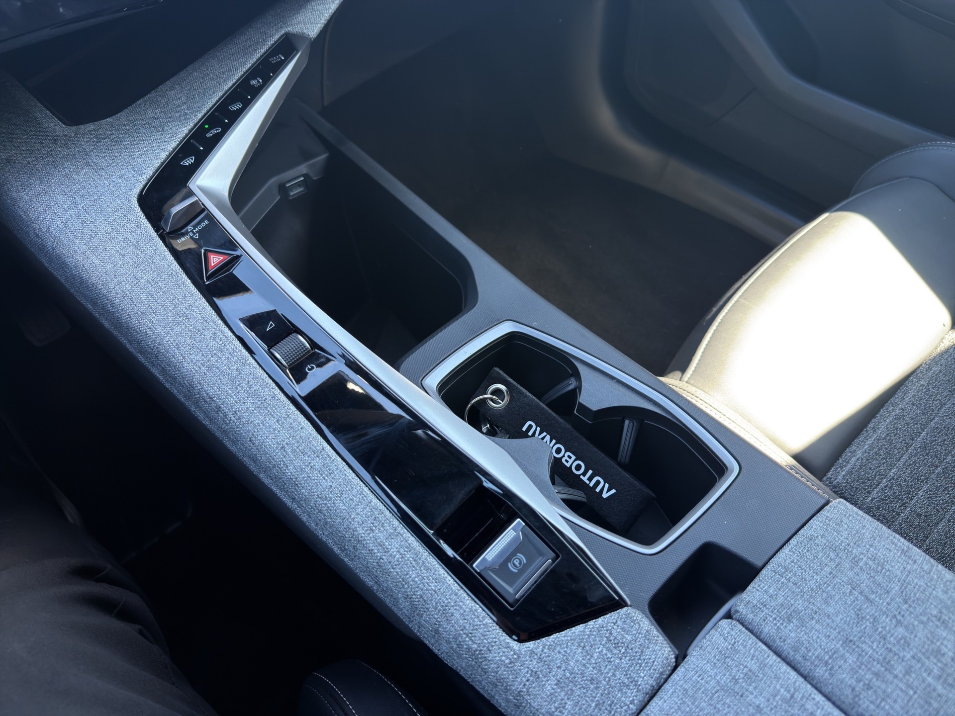 PEUGEOT 5008 145 Hybrid e-DCS6 Allure - 43