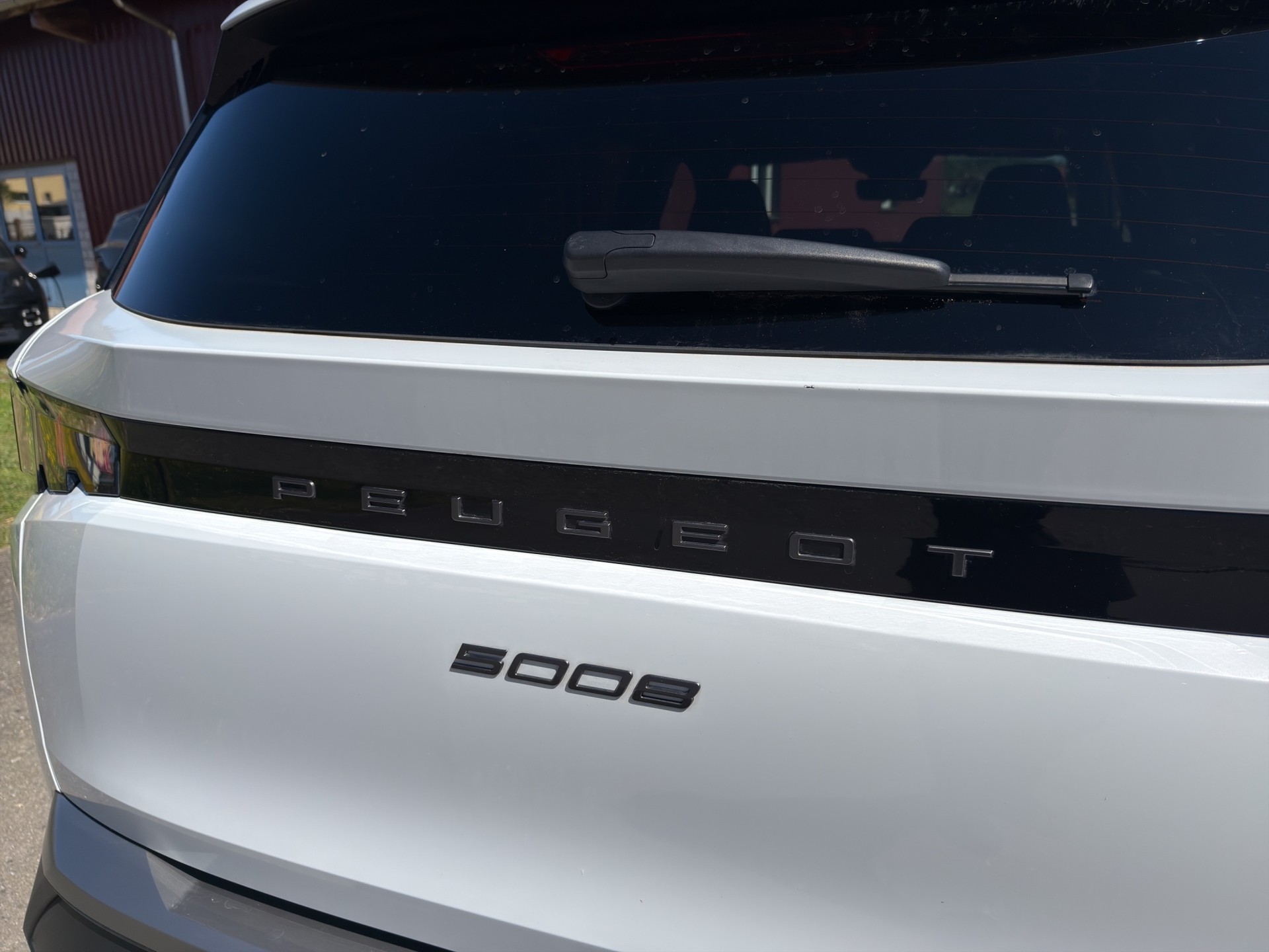 PEUGEOT 5008 145 Hybrid e-DCS6 Allure - 32