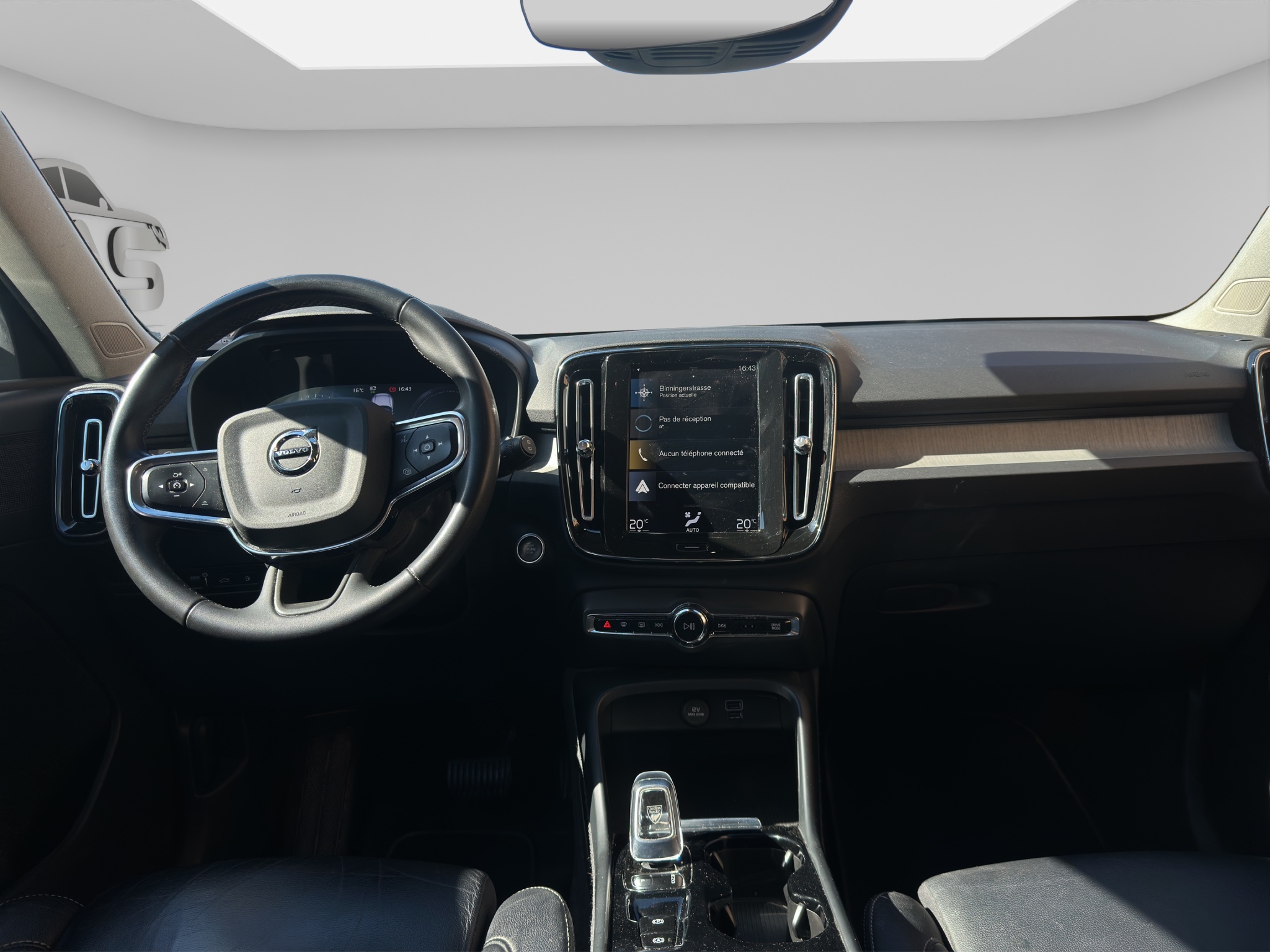 VOLVO XC40 12
