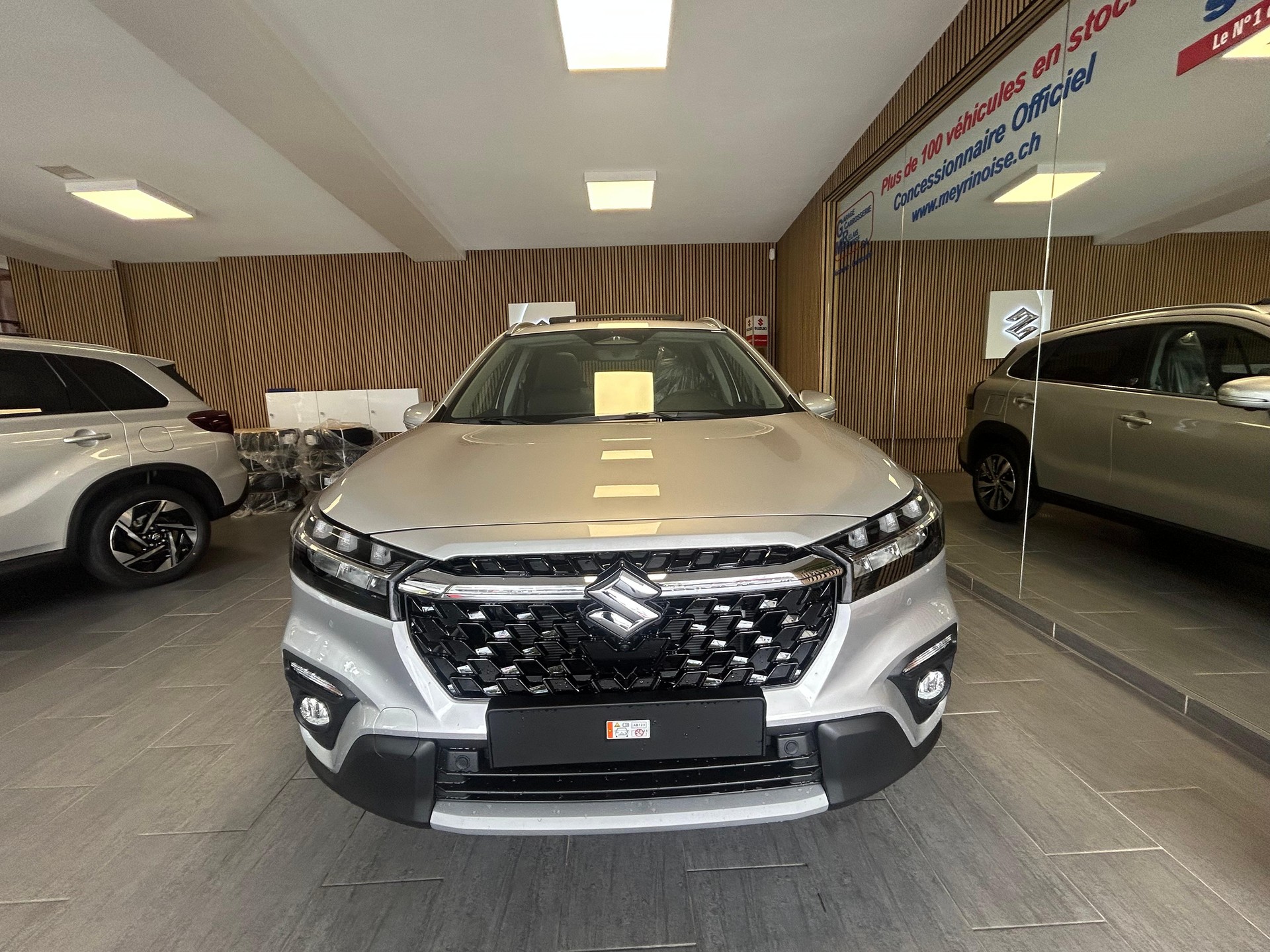 SUZUKI S-Cross 1.4 T Piz Sulai Top Hybrid 4x4 4 ROUES HIVER OFFERT - 4