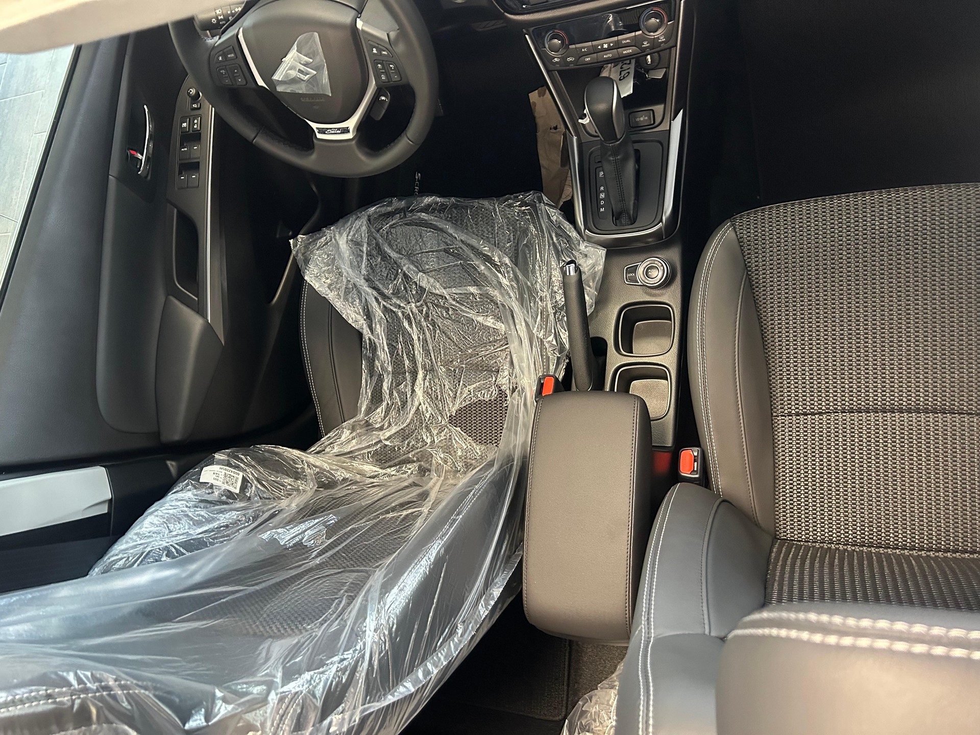 SUZUKI S-Cross 1.4 T Piz Sulai Top Hybrid 4x4 4 ROUES HIVER OFFERT - 2