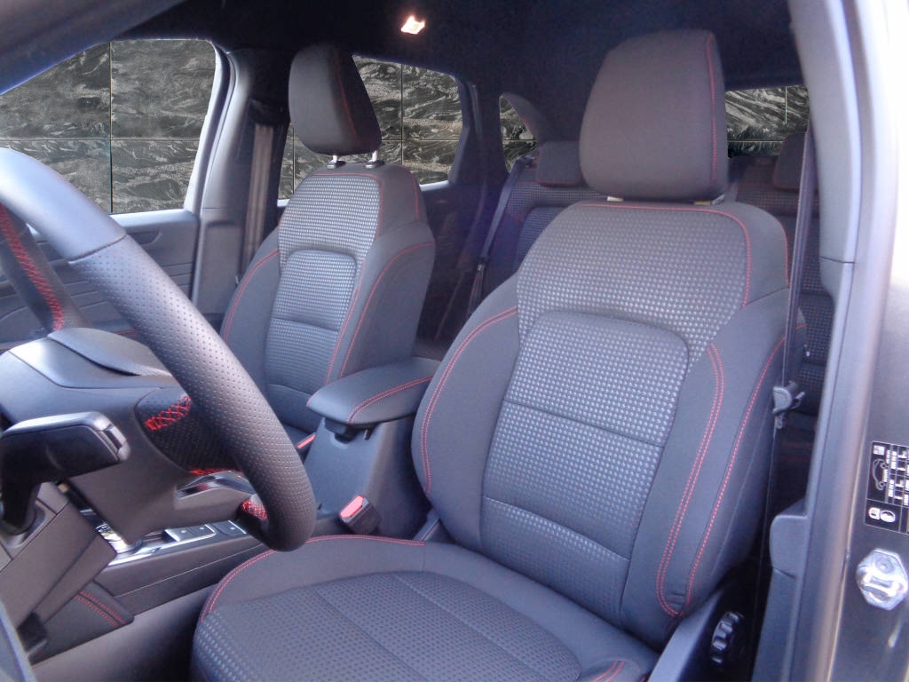 FORD Kuga 2.5 Hybrid ST-Line 4x4 - 7