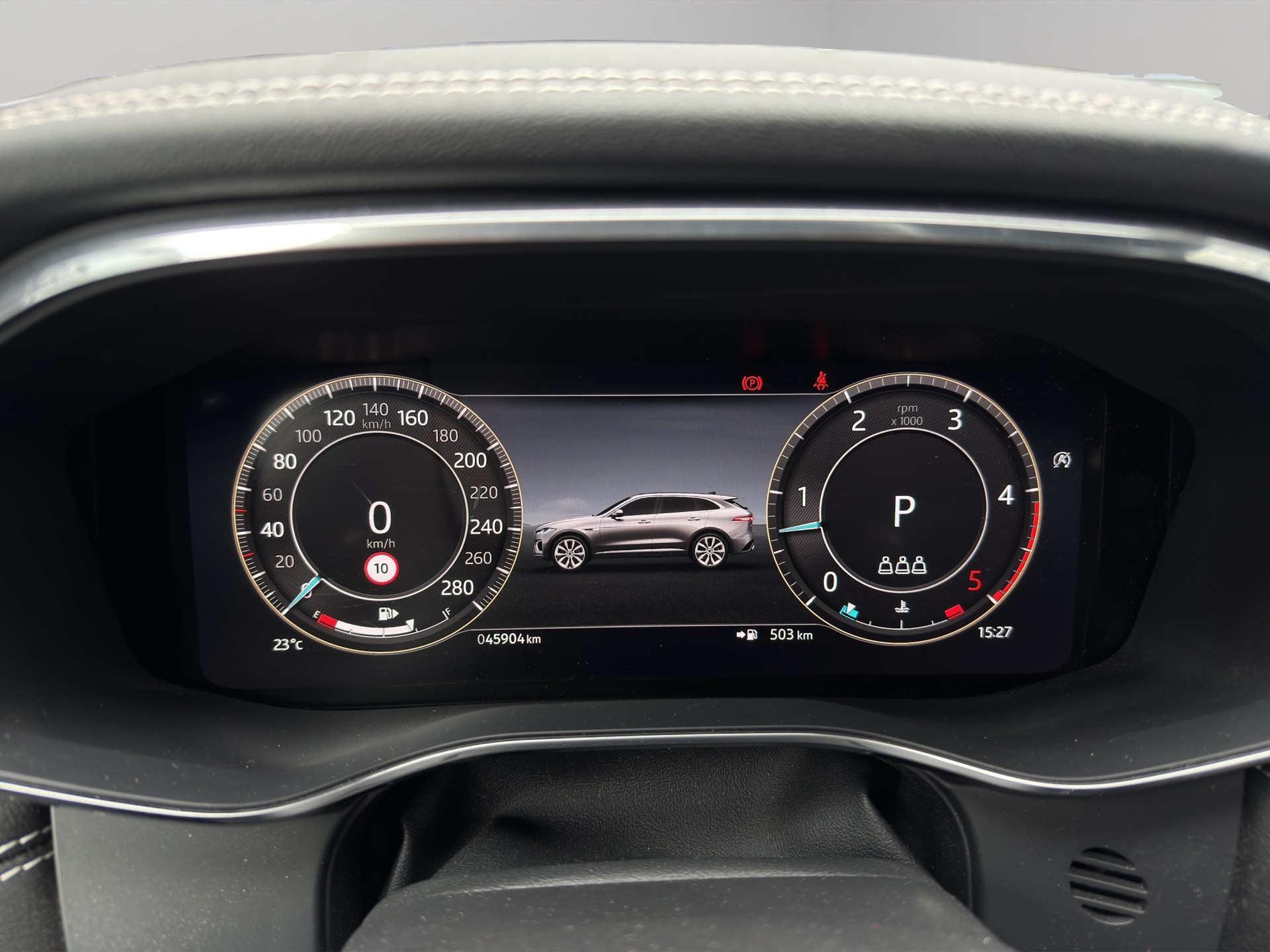 JAGUAR F-Pace 3.0 D I6 R-Dynamic HSE AWD - 9