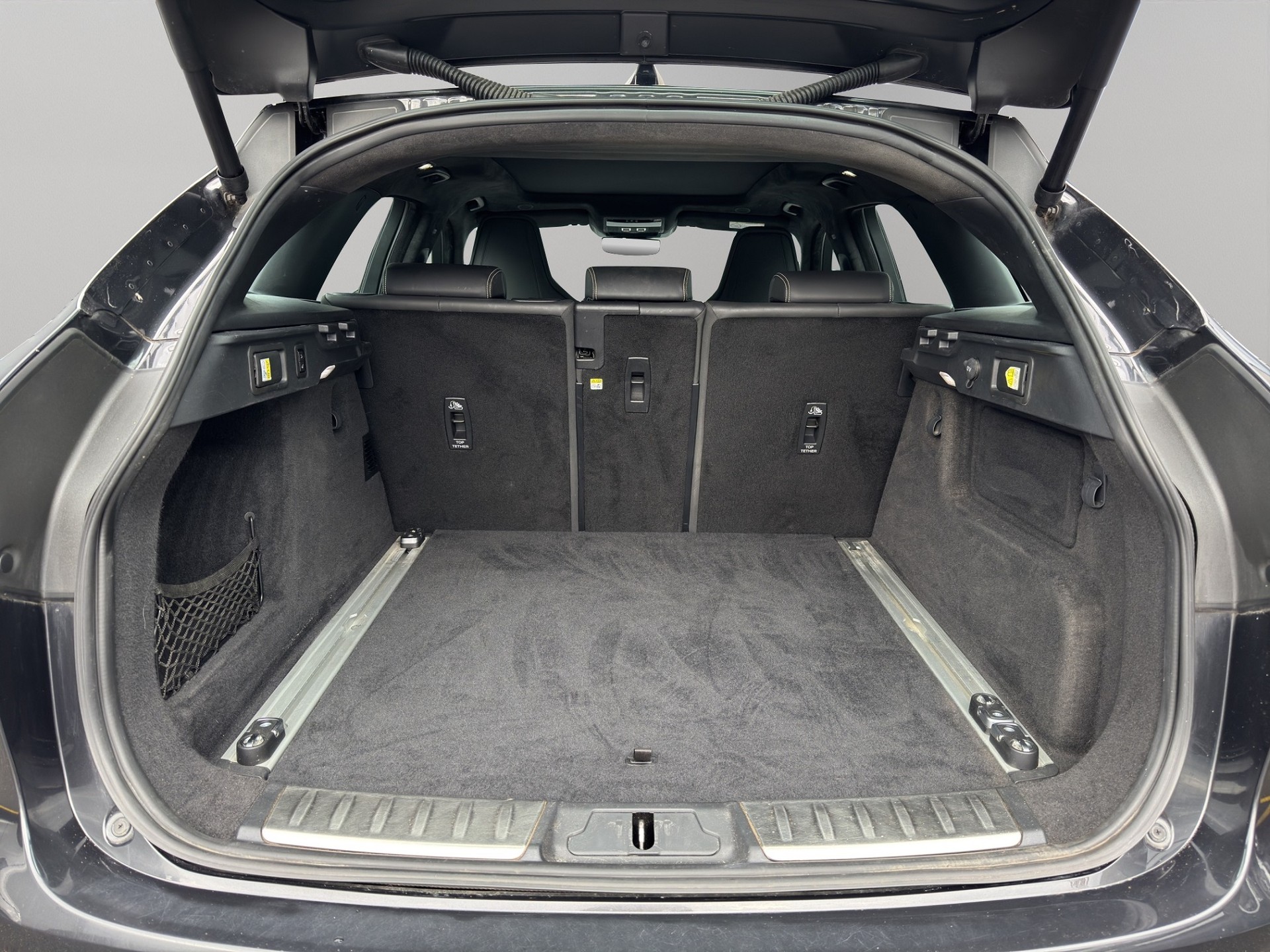 JAGUAR F-Pace 3.0 D I6 R-Dynamic HSE AWD - 18