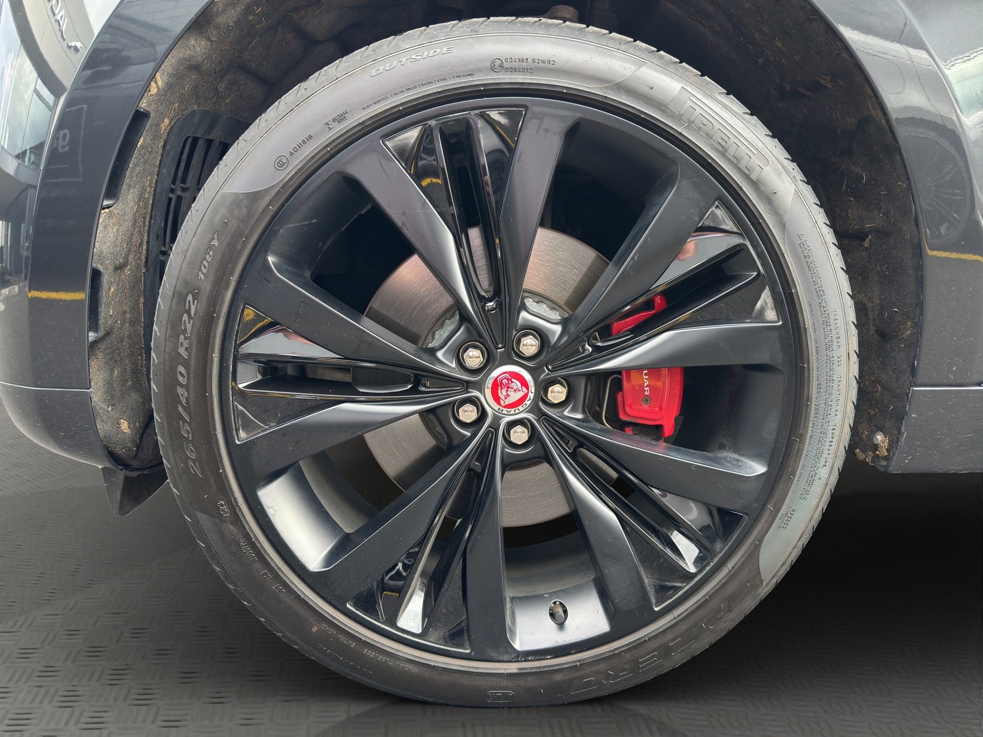 JAGUAR F-Pace 3.0 D I6 R-Dynamic HSE AWD - 19