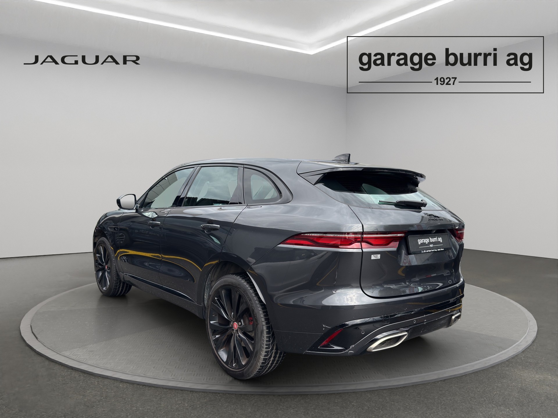 JAGUAR F-Pace 3.0 D I6 R-Dynamic HSE AWD - 2