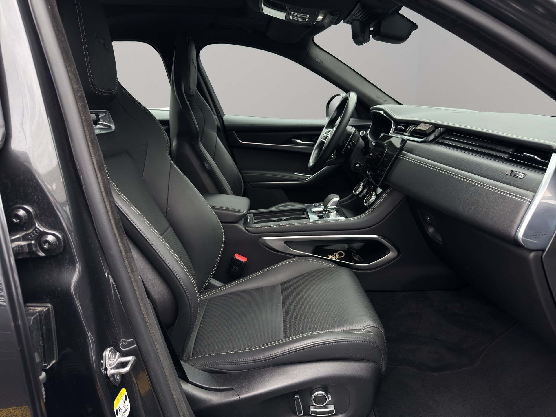JAGUAR F-Pace 3.0 D I6 R-Dynamic HSE AWD - 15