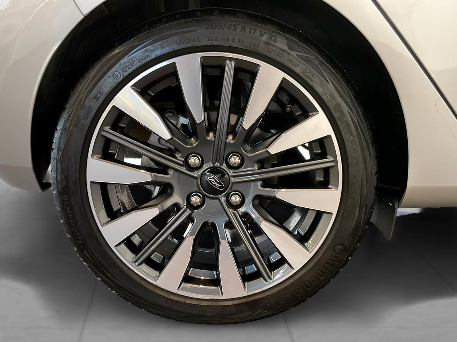 FORD Fiesta 1.0 EcoB Hybrid Titanium Vignale - 11