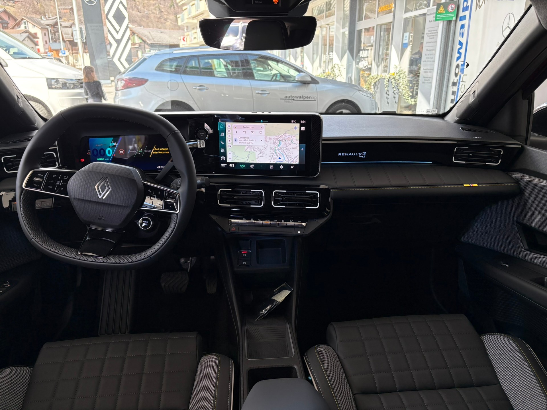 RENAULT R4 E-Tech CR 52kWh Iconic - 11