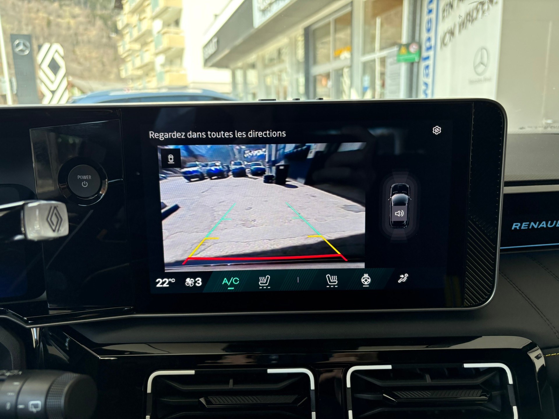 RENAULT R4 E-Tech CR 52kWh Iconic - 9