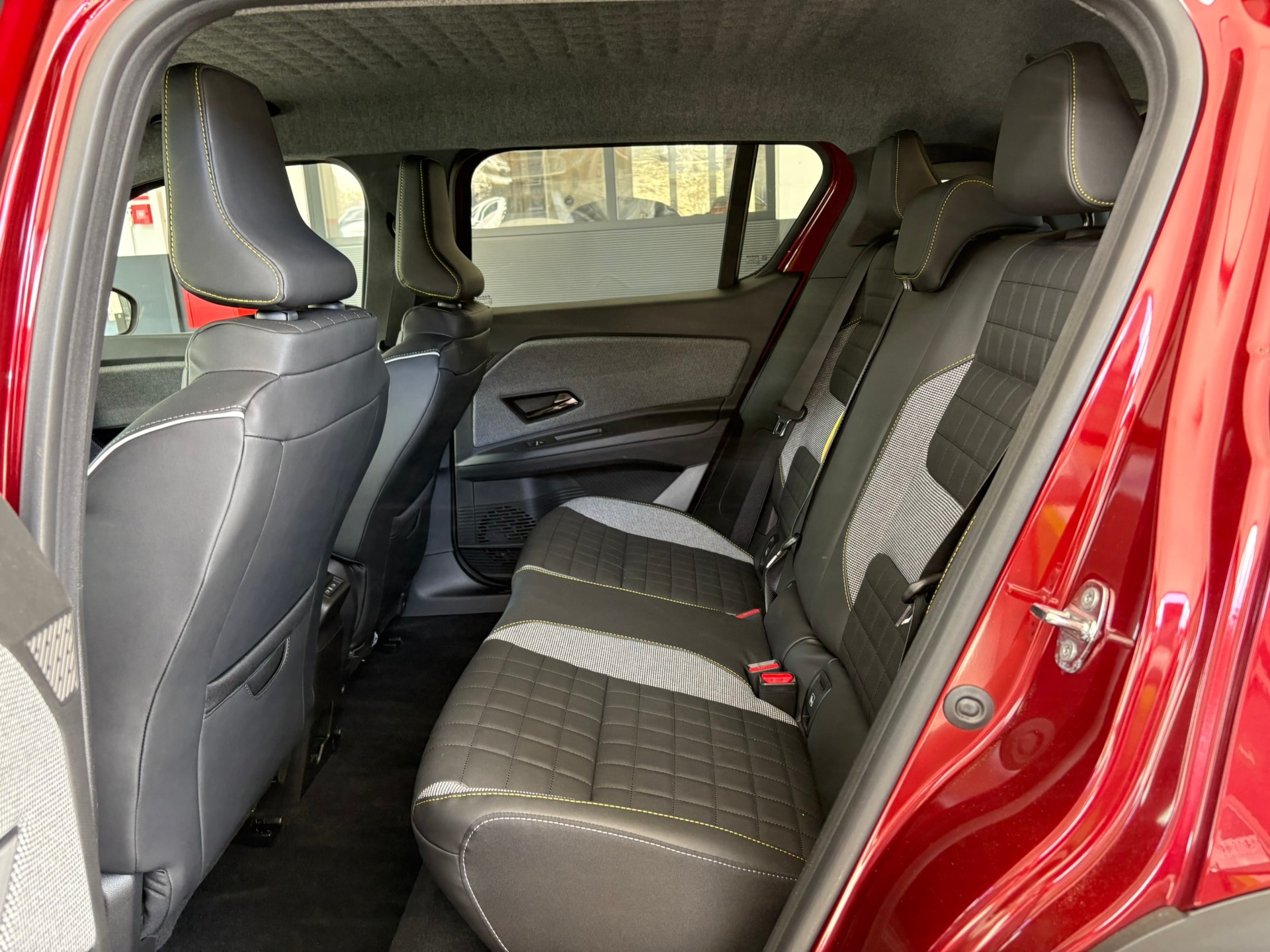 RENAULT R4 E-Tech CR 52kWh Iconic - 10