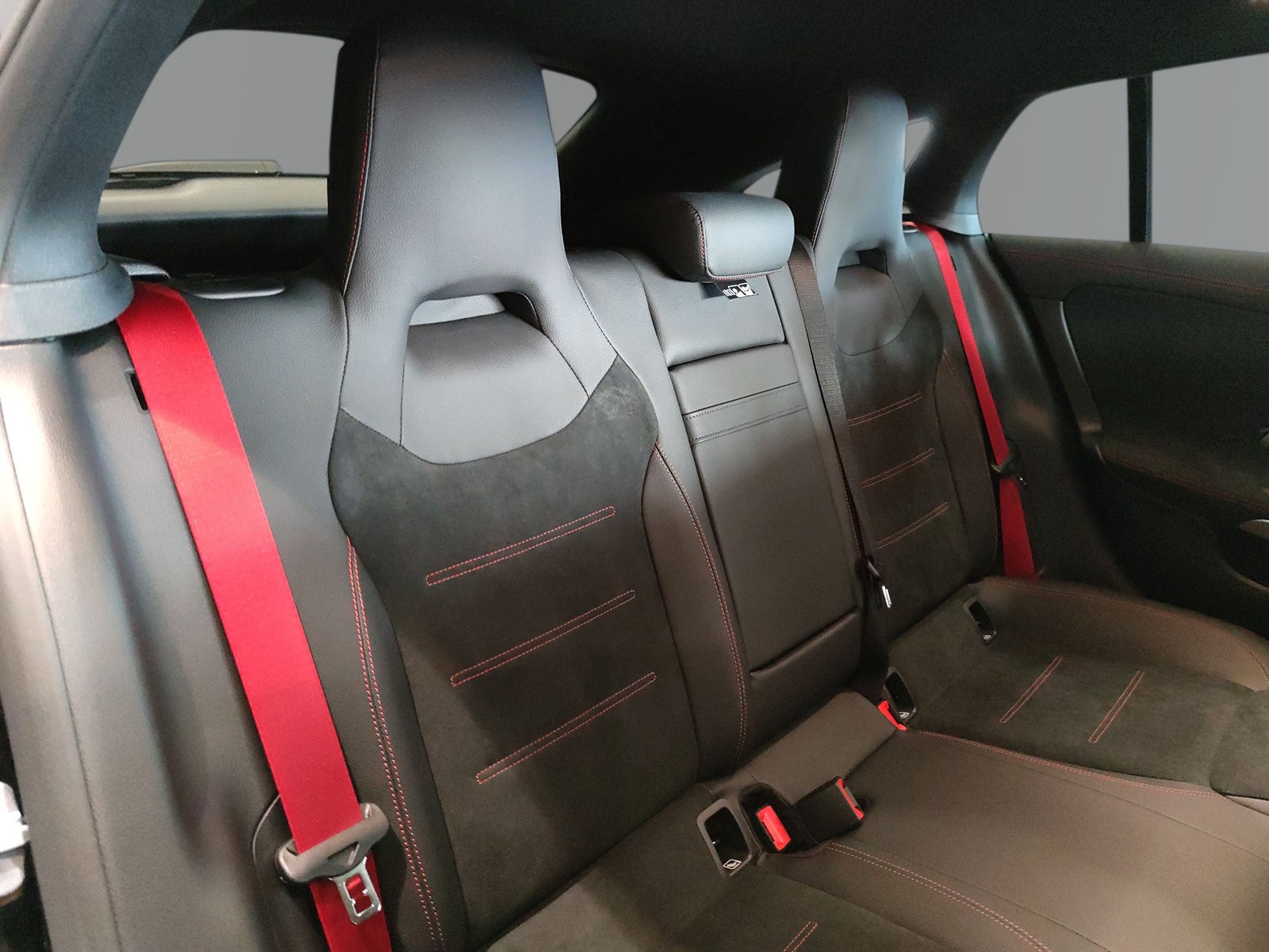 MERCEDES-BENZ CLA 35 AMG 4Matic Shooting Brake - 13