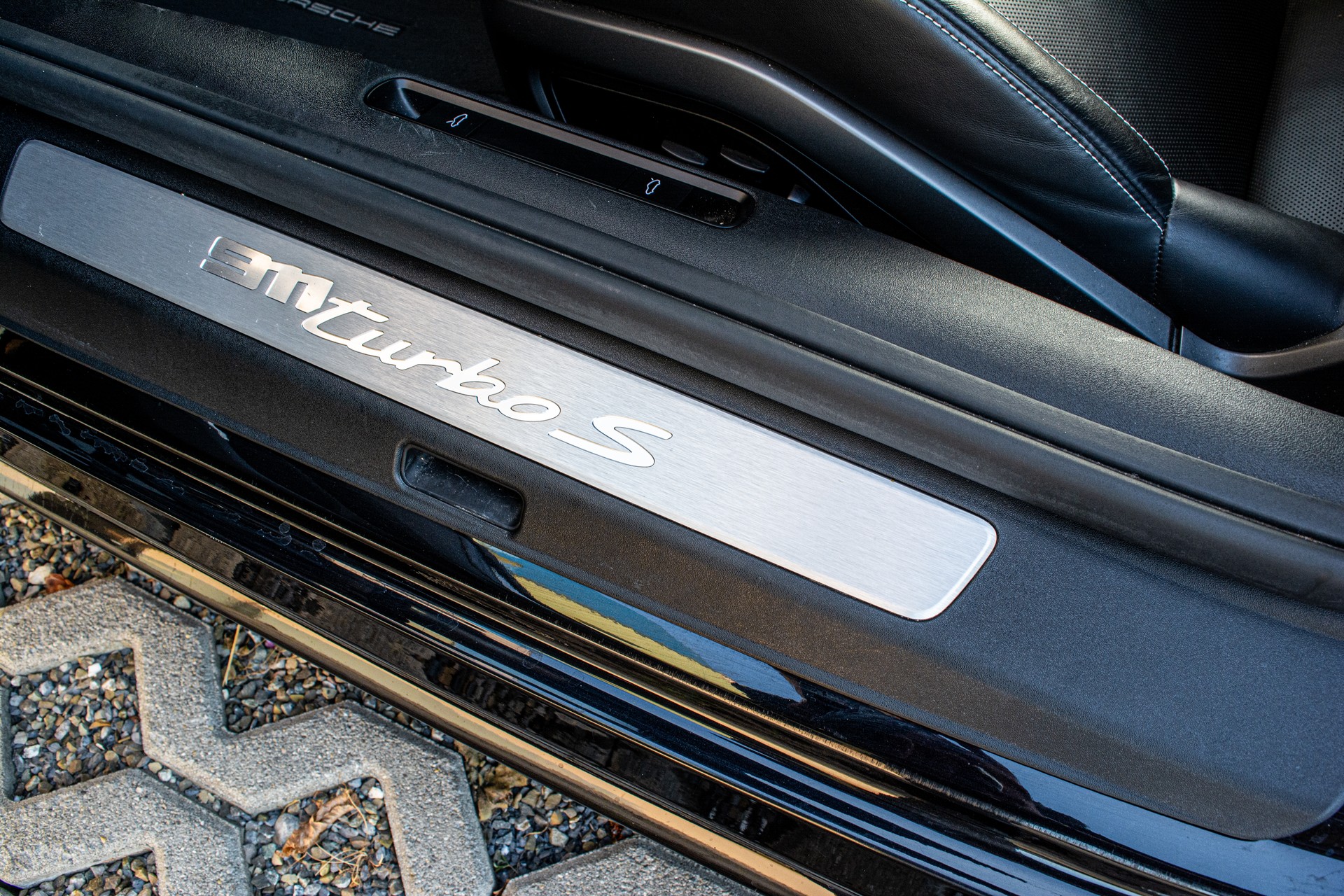 PORSCHE 911 Turbo S Cabriolet PDK - 27