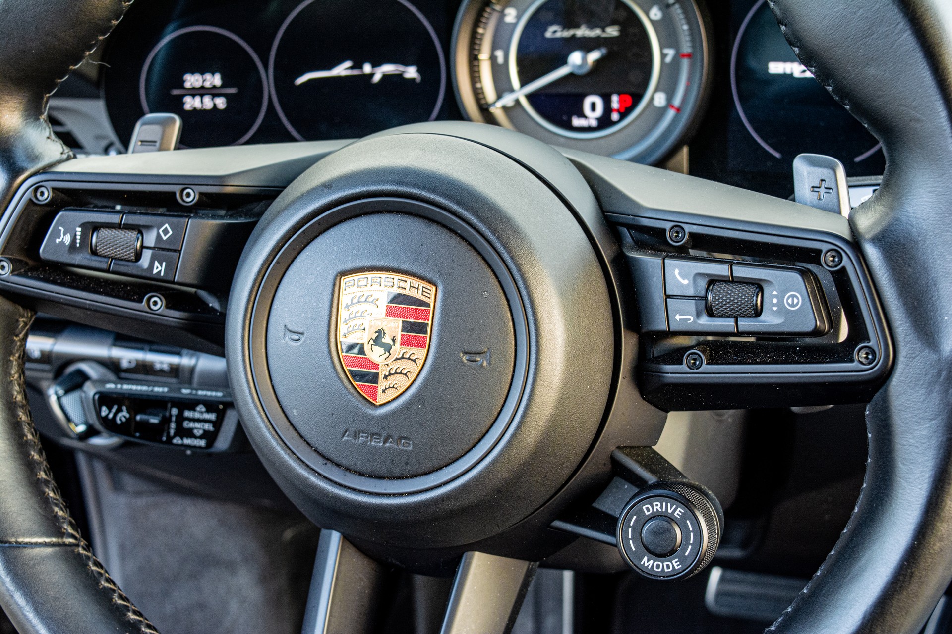 PORSCHE 911 Turbo S Cabriolet PDK - 29
