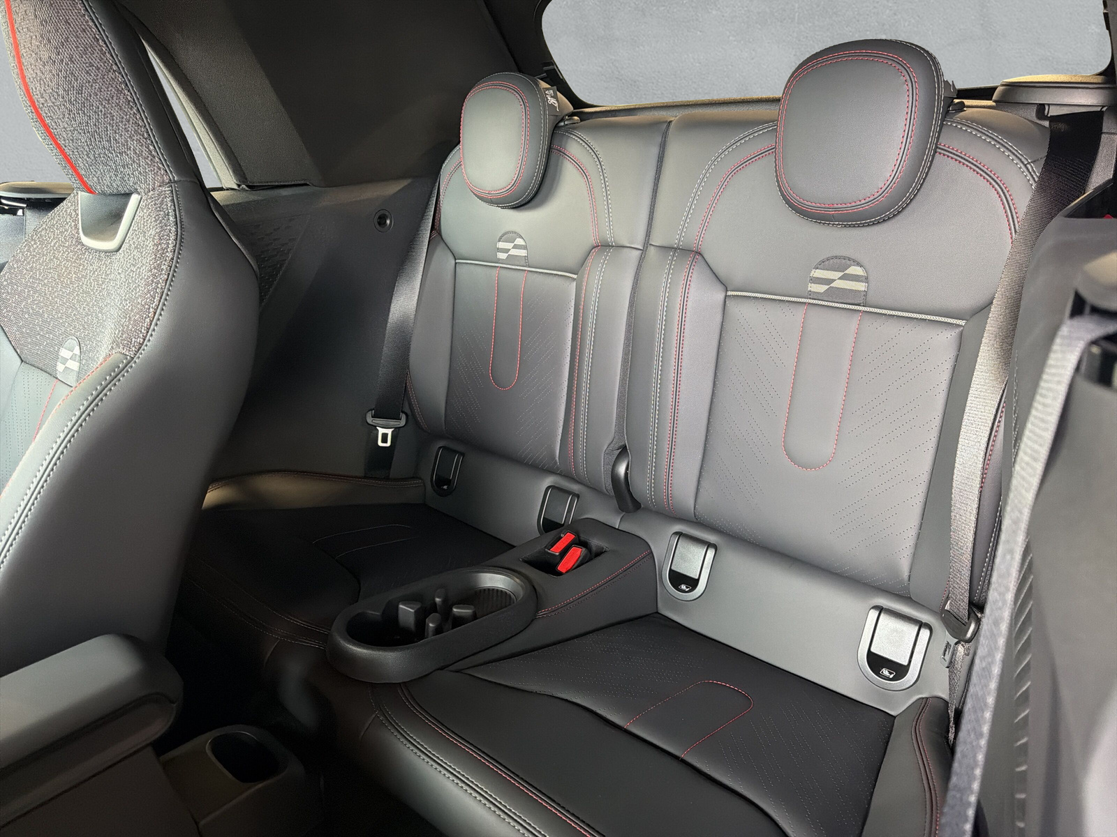 MINI Cooper John Cooper Works Cabriolet DKG - 11