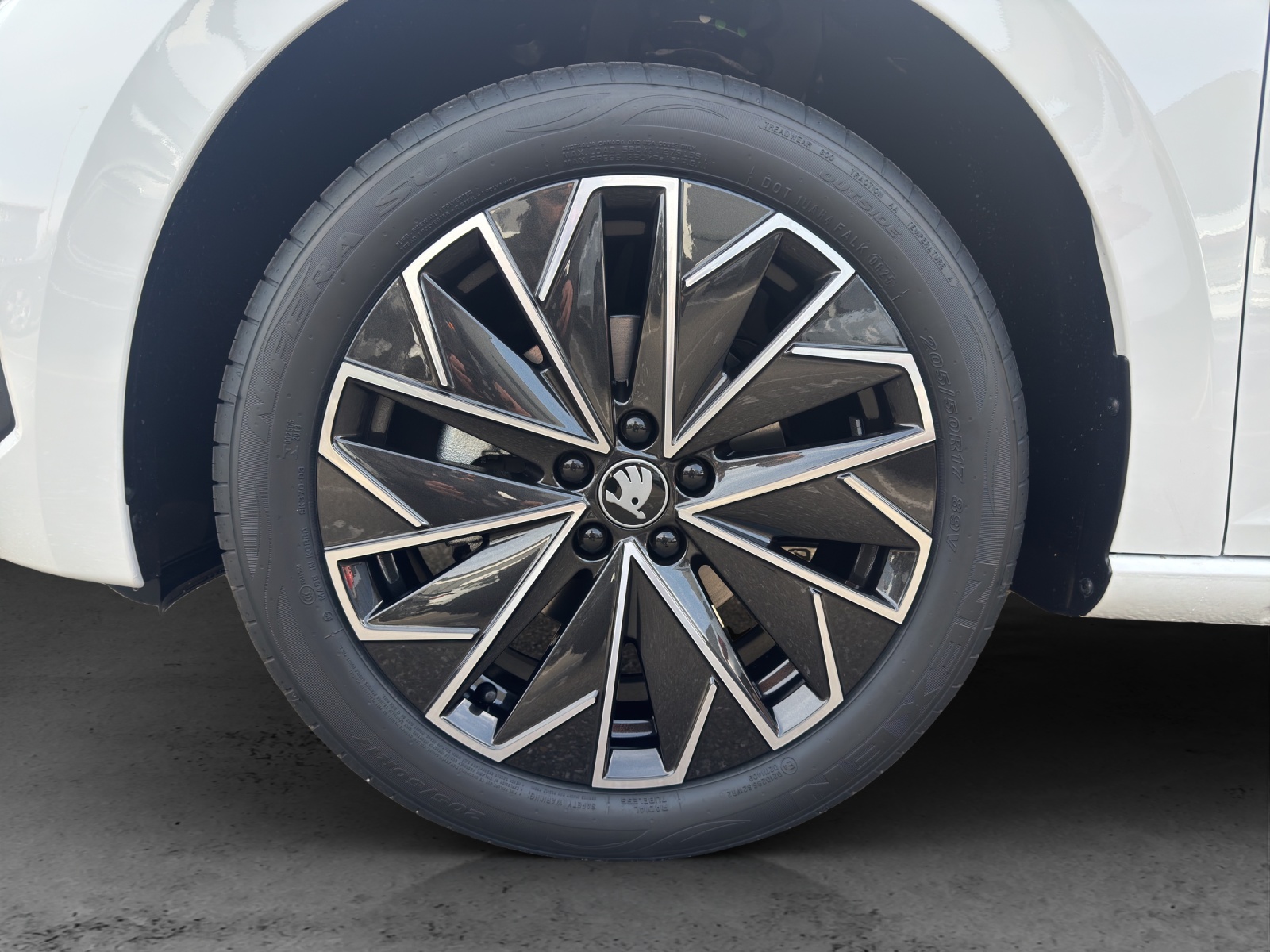 SKODA Scala 1.0 TSI Dynamic DSG - 13