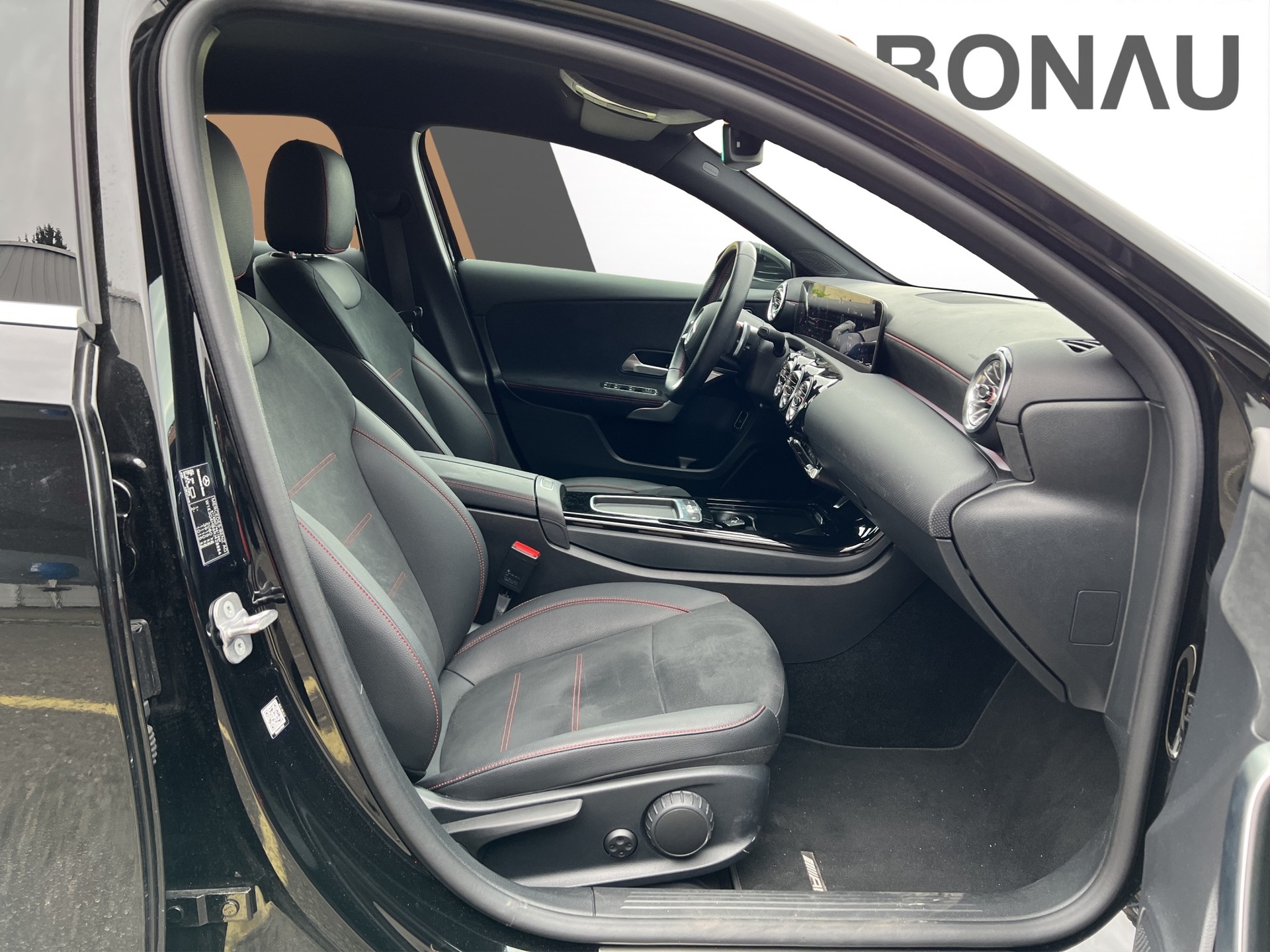 MERCEDES-BENZ A 250 AMG Line 4 Matic Limousine - 13