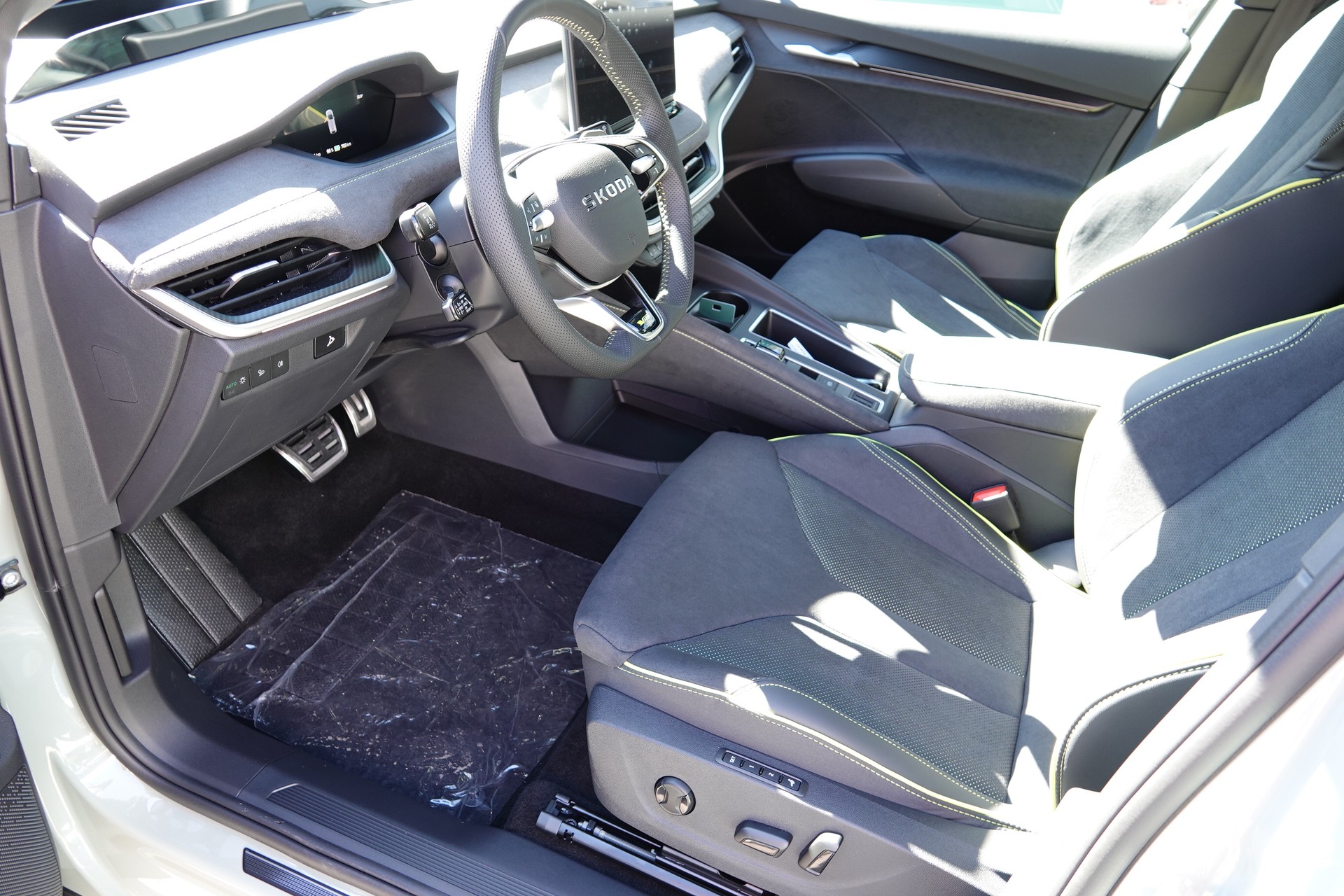 SKODA Elroq RS 4x4 - 10