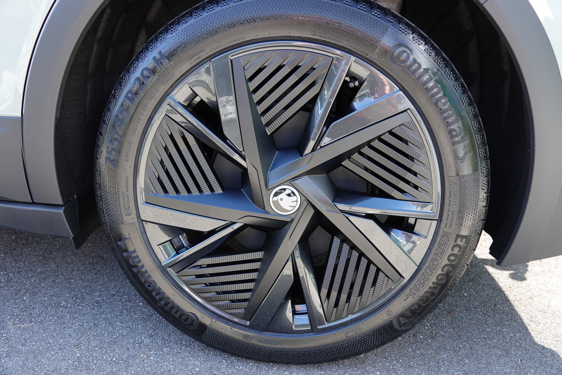 SKODA Elroq RS 4x4 - 22