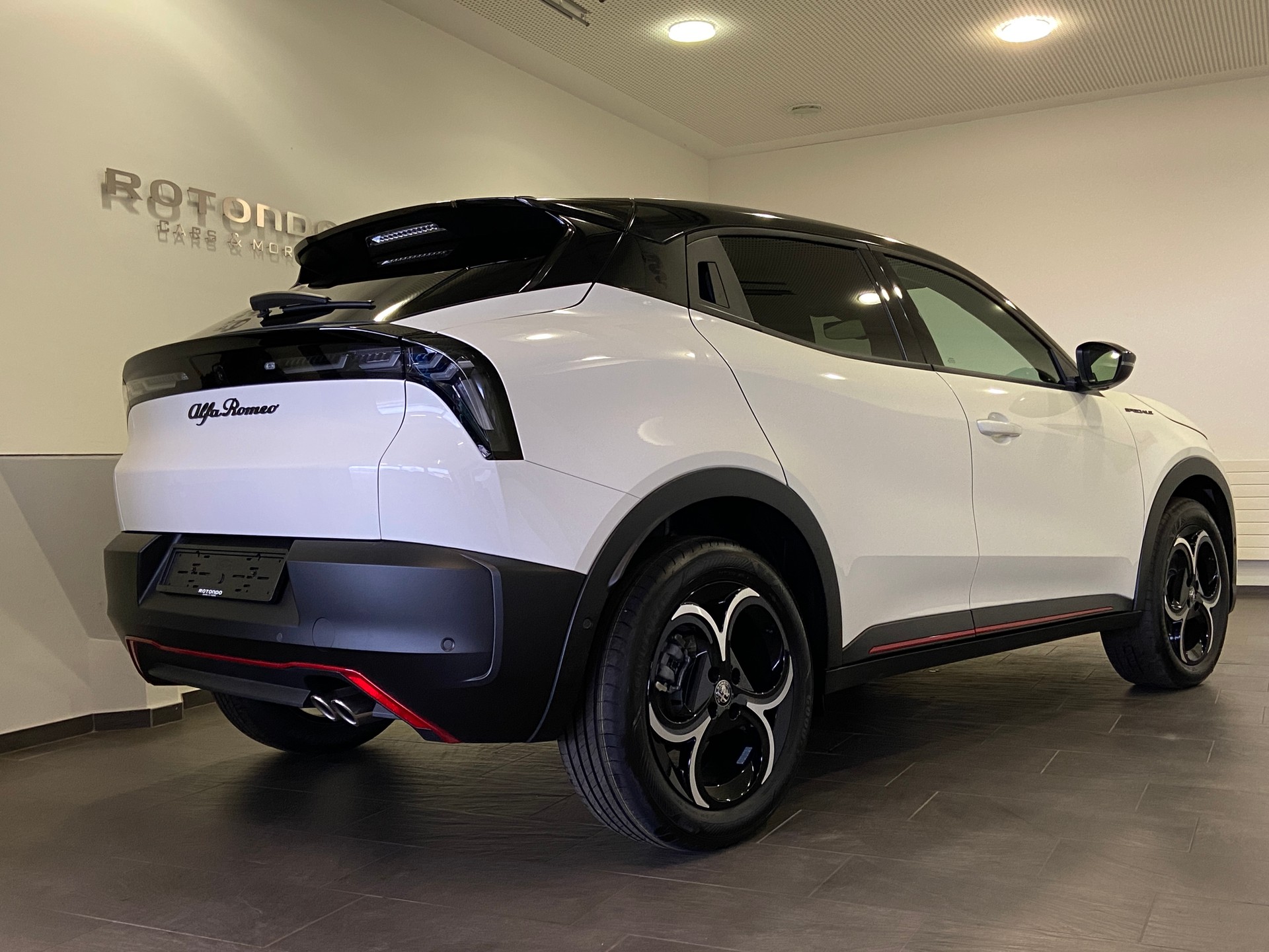 ALFA ROMEO Junior 1.2 48V Hybrid Speciale Tech - 2