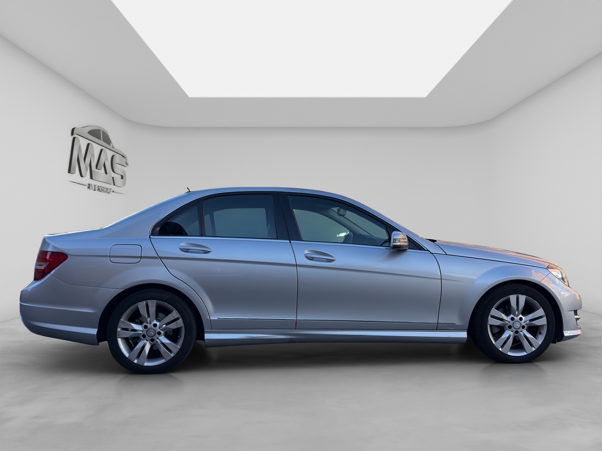 MERCEDES-BENZ C 180 7