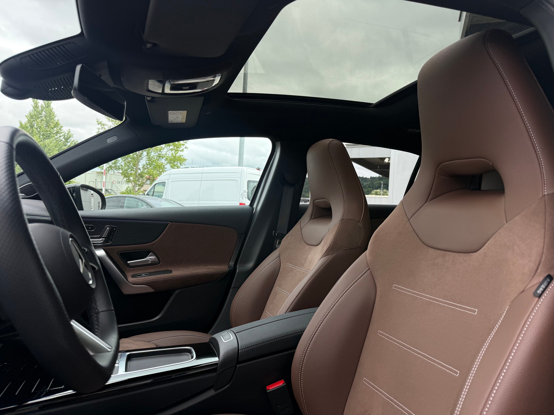 MERCEDES-BENZ A 250 AMG Line 4Matic 8G-DCT - 5