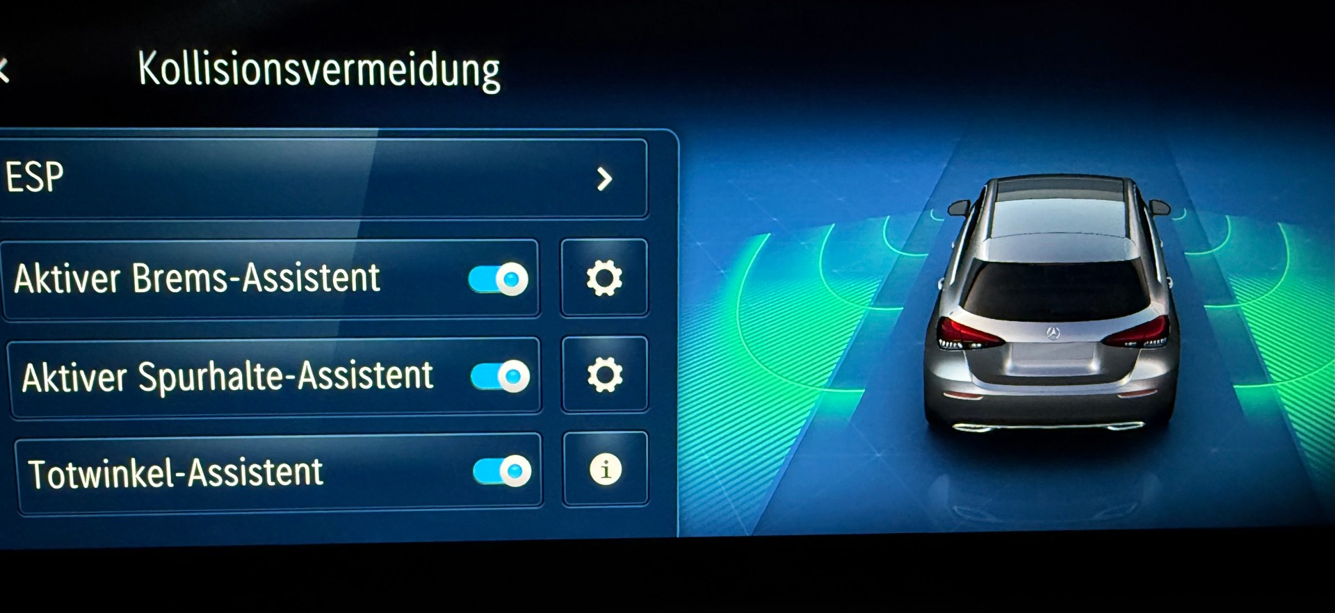 MERCEDES-BENZ A 250 AMG Line 4Matic 8G-DCT - 10